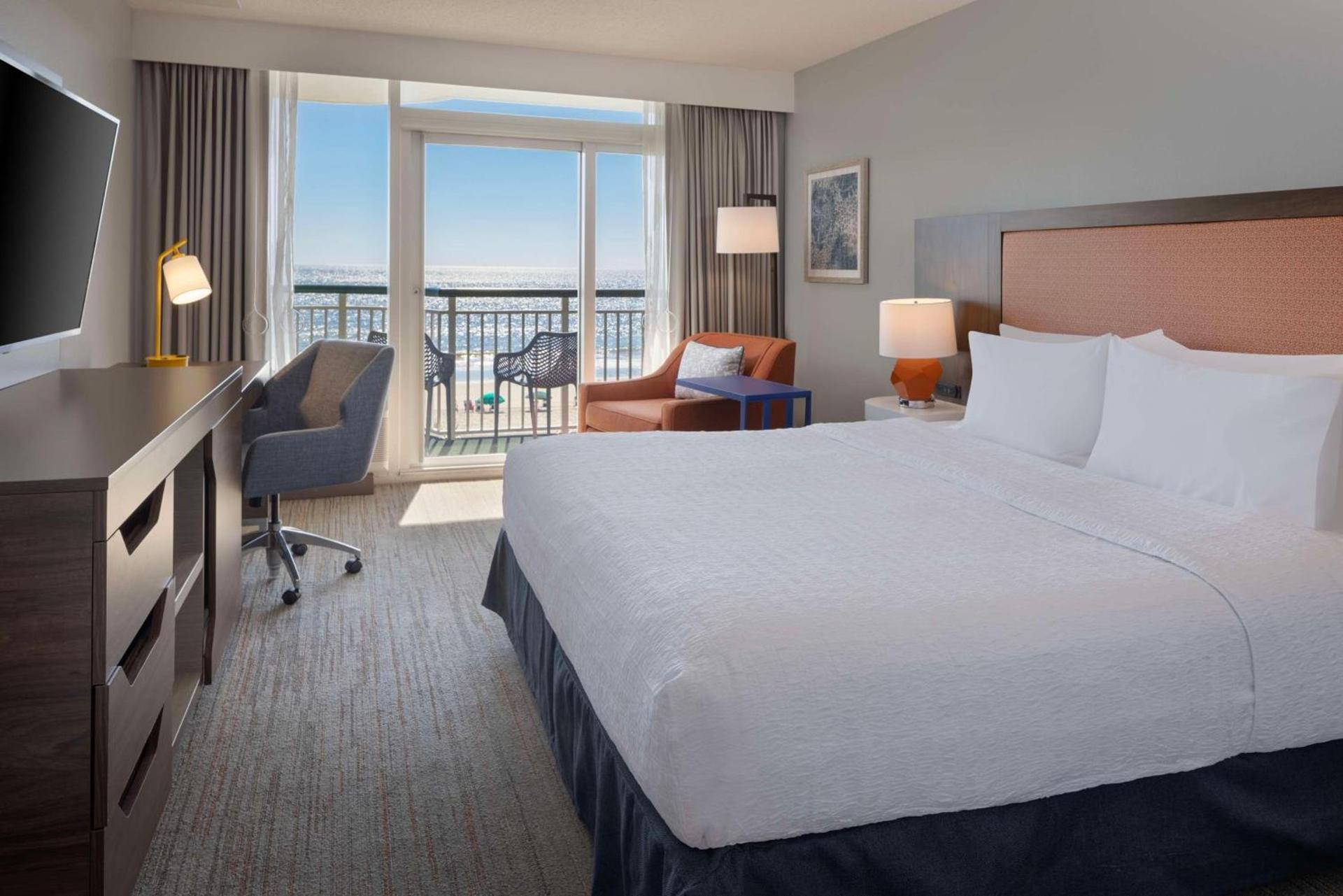 Hampton Inn & Suites Myrtle Beach Oceanfront photo 50