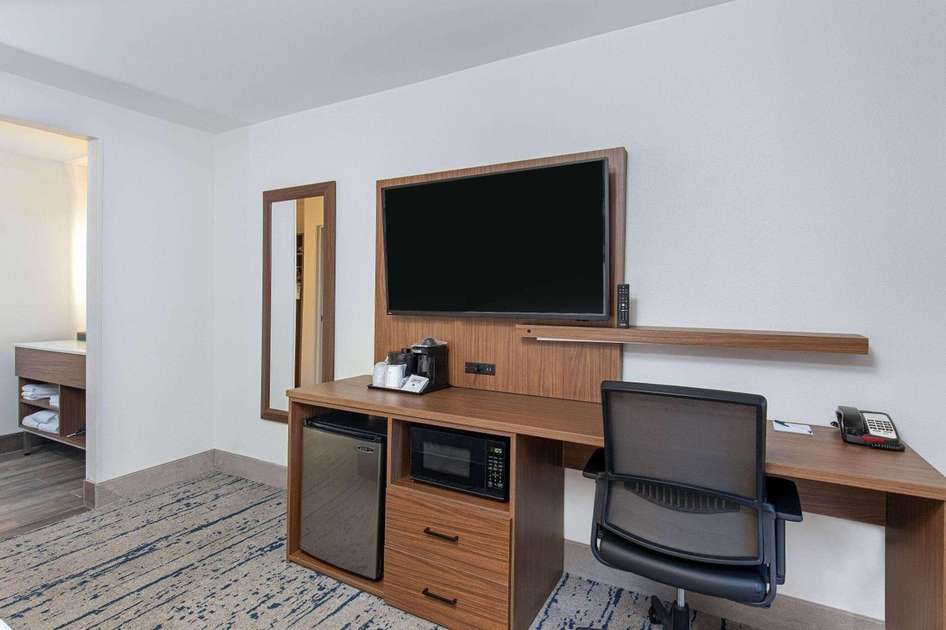 La Quinta by Wyndham Nashville Airport photo 12