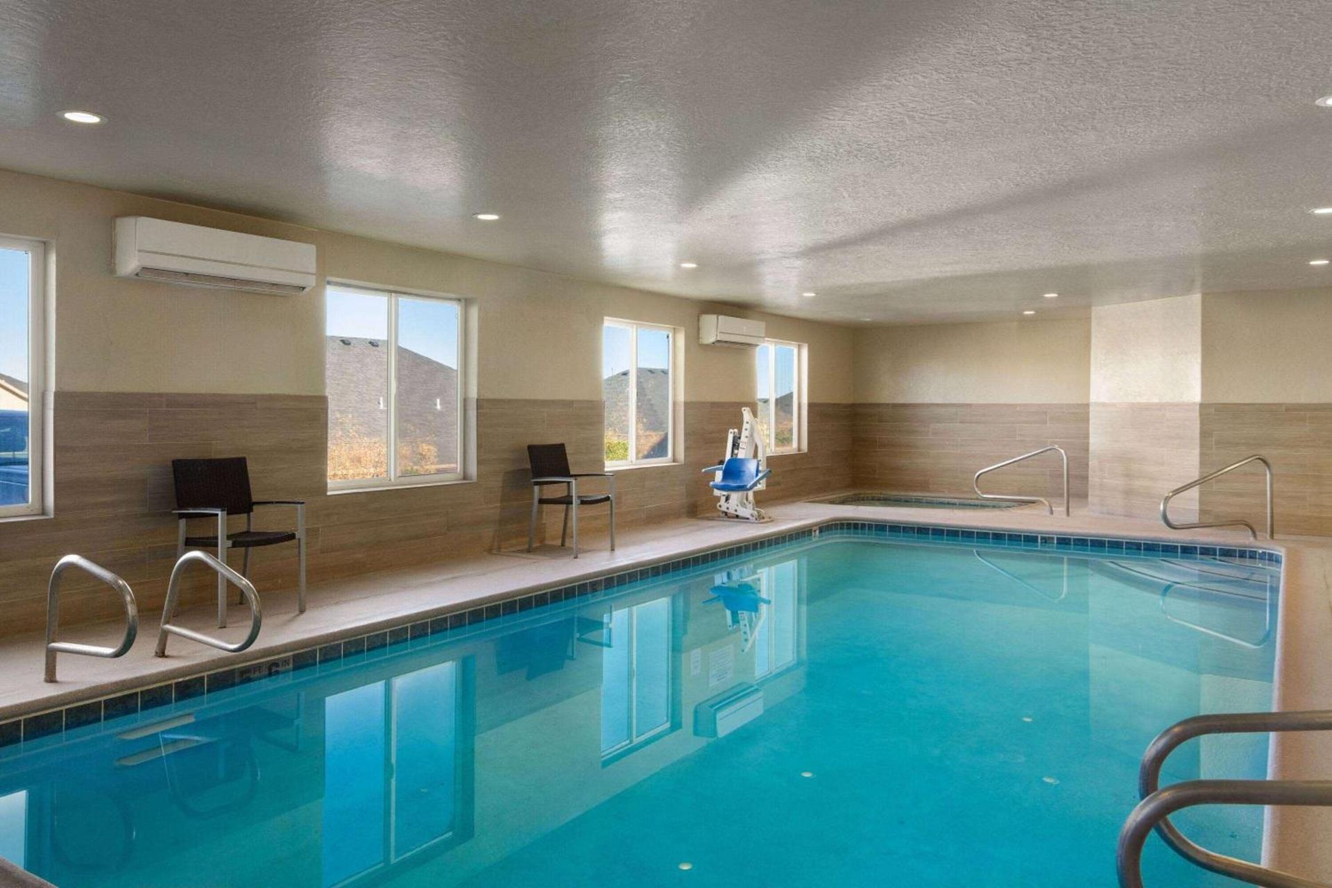 Wingate by Wyndham Cedar City photo 6
