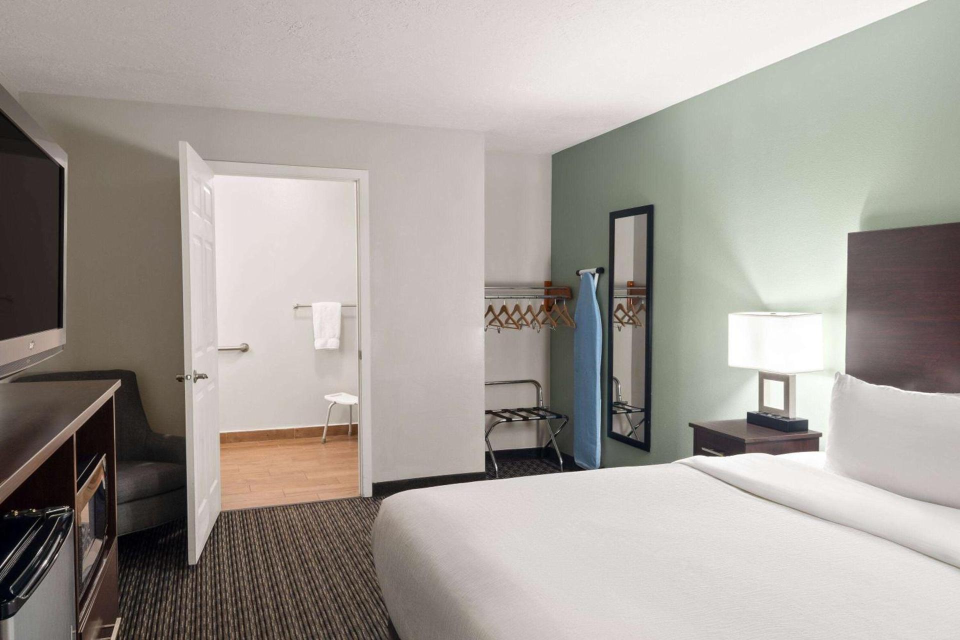 Wingate by Wyndham Cedar City photo 39