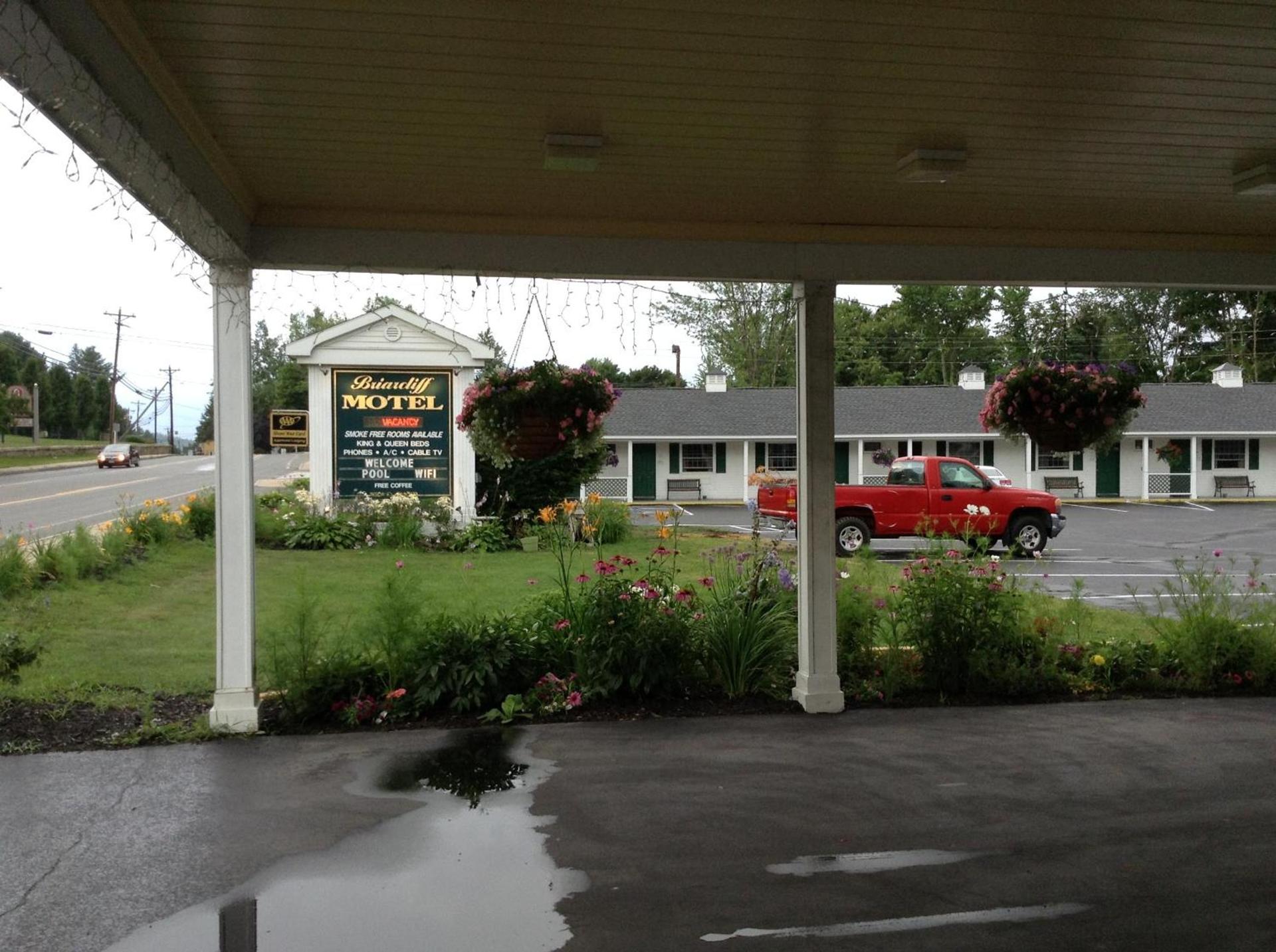 Briarcliff Motel photo 51