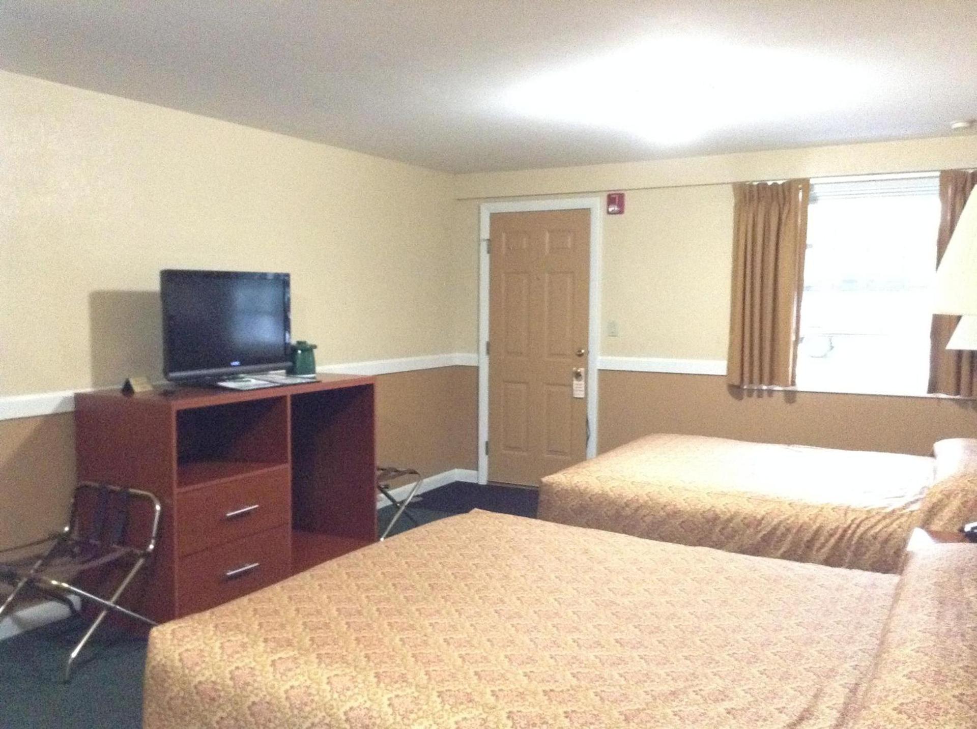 Briarcliff Motel photo 44