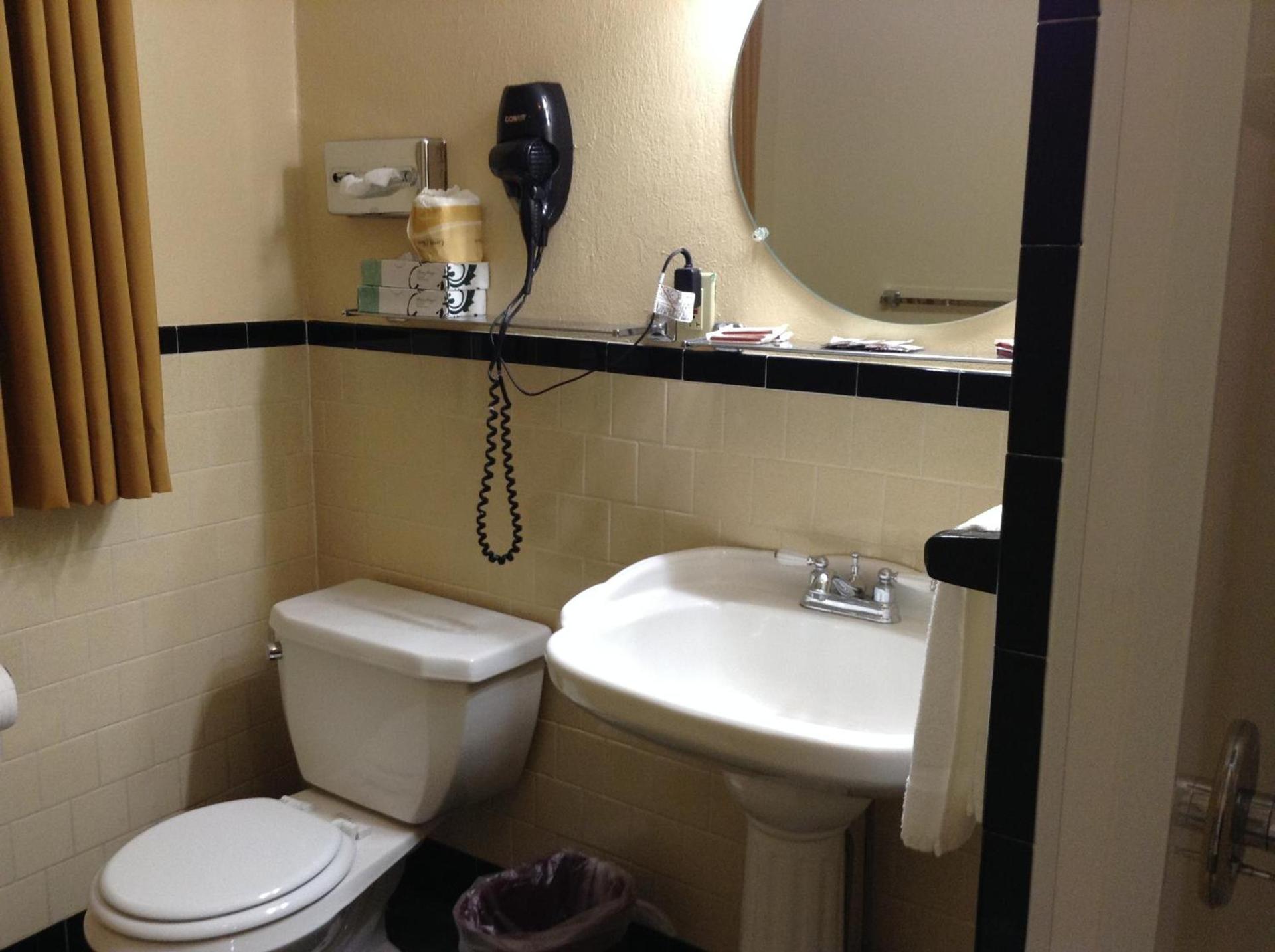 Briarcliff Motel photo 42