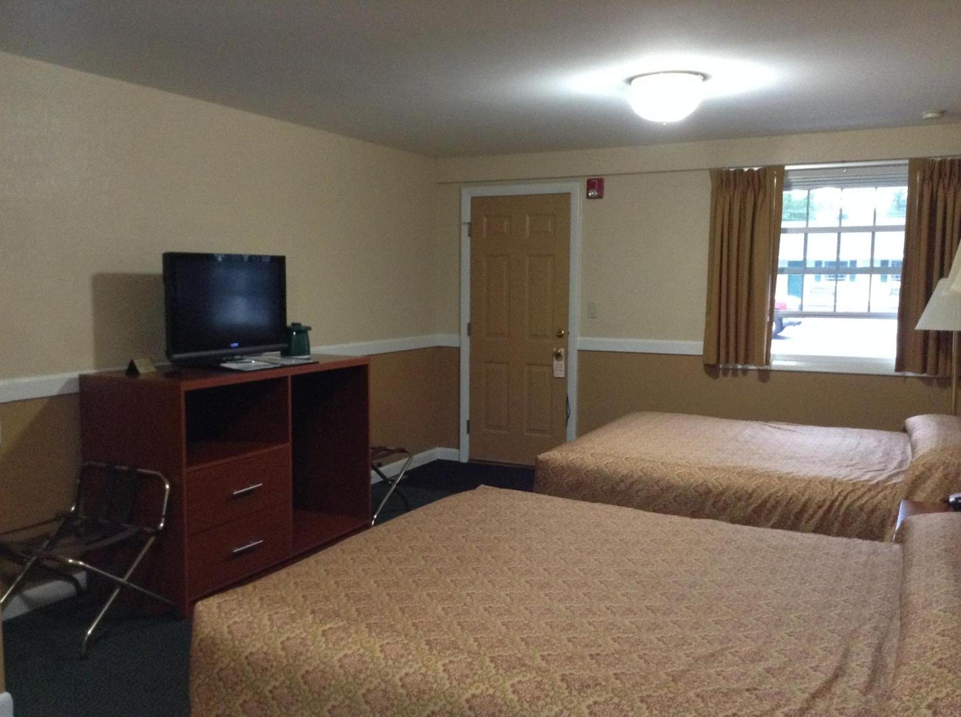 Briarcliff Motel photo 46