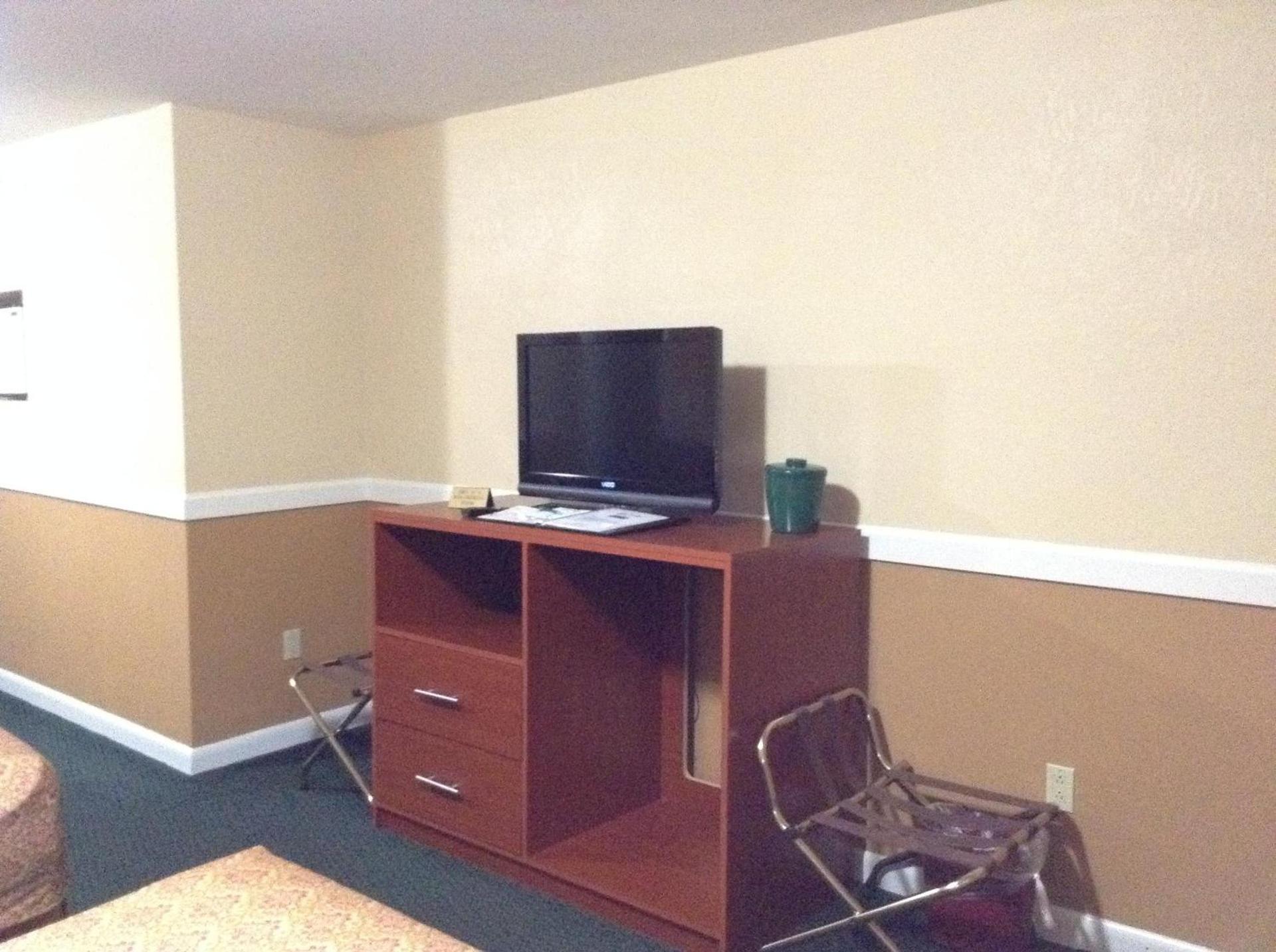 Briarcliff Motel photo 55