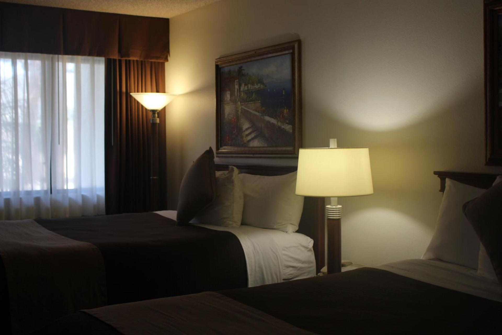 O'Cairns Inn and Suites photo 46