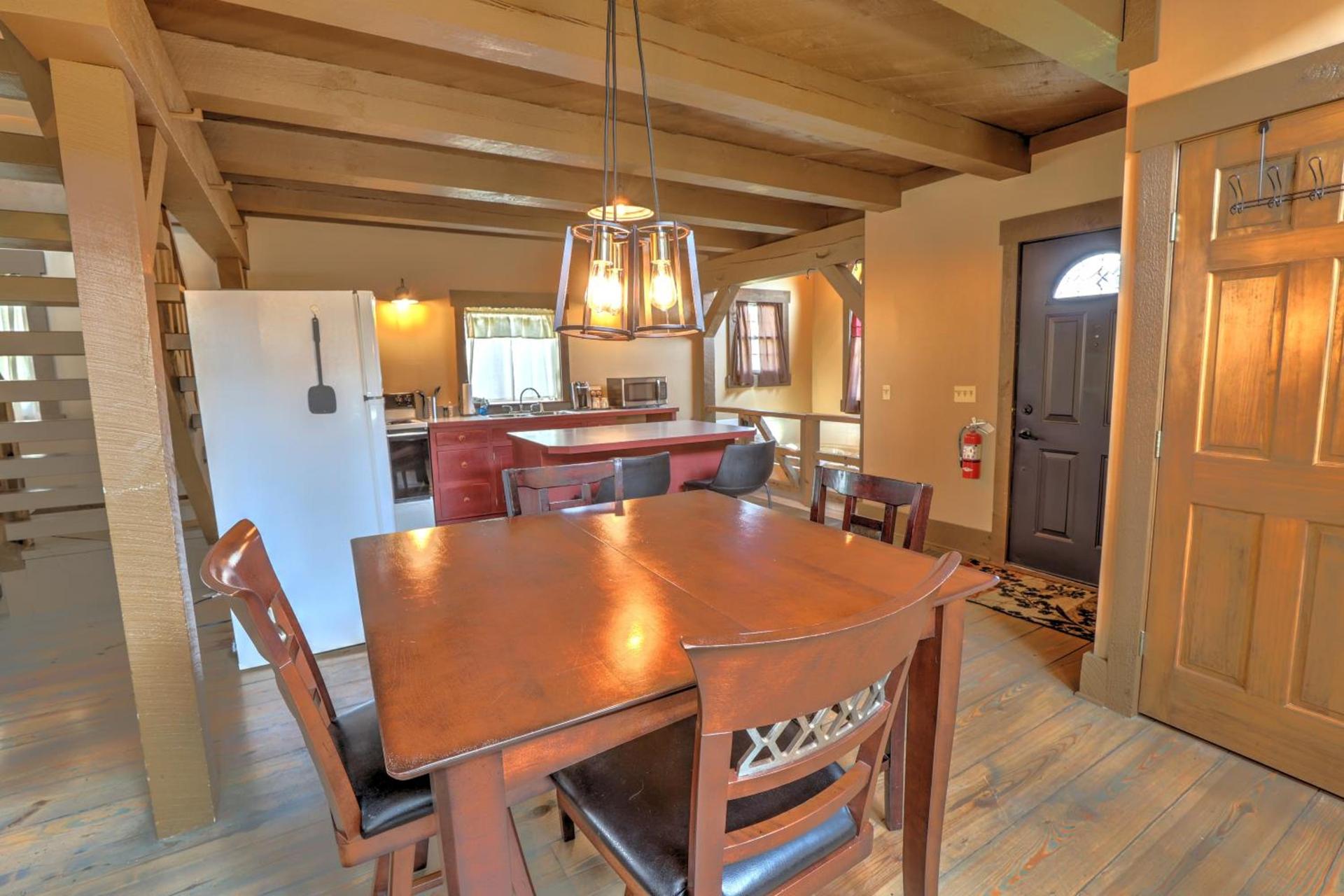 Premier Cottages by Amish Country Lodging photo 26