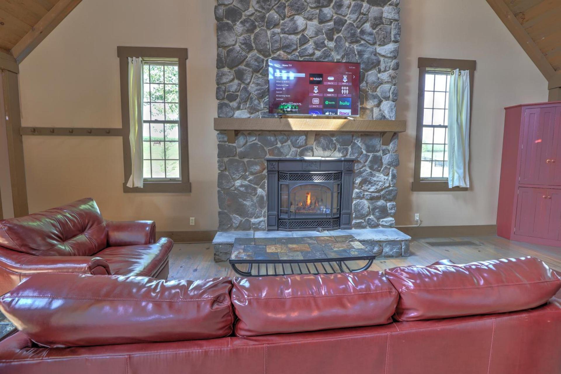Premier Cottages by Amish Country Lodging photo 22