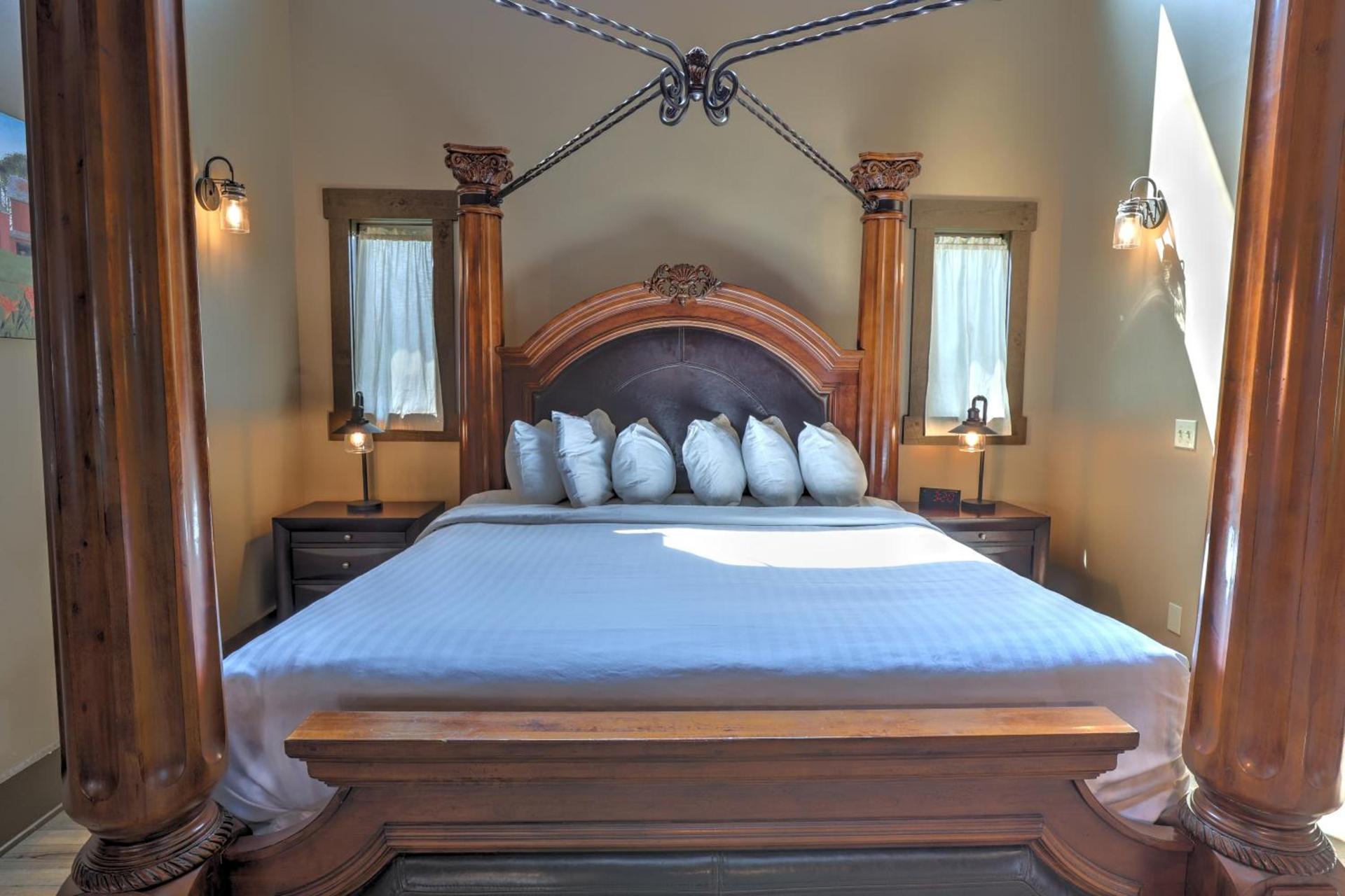 Premier Cottages by Amish Country Lodging photo 25