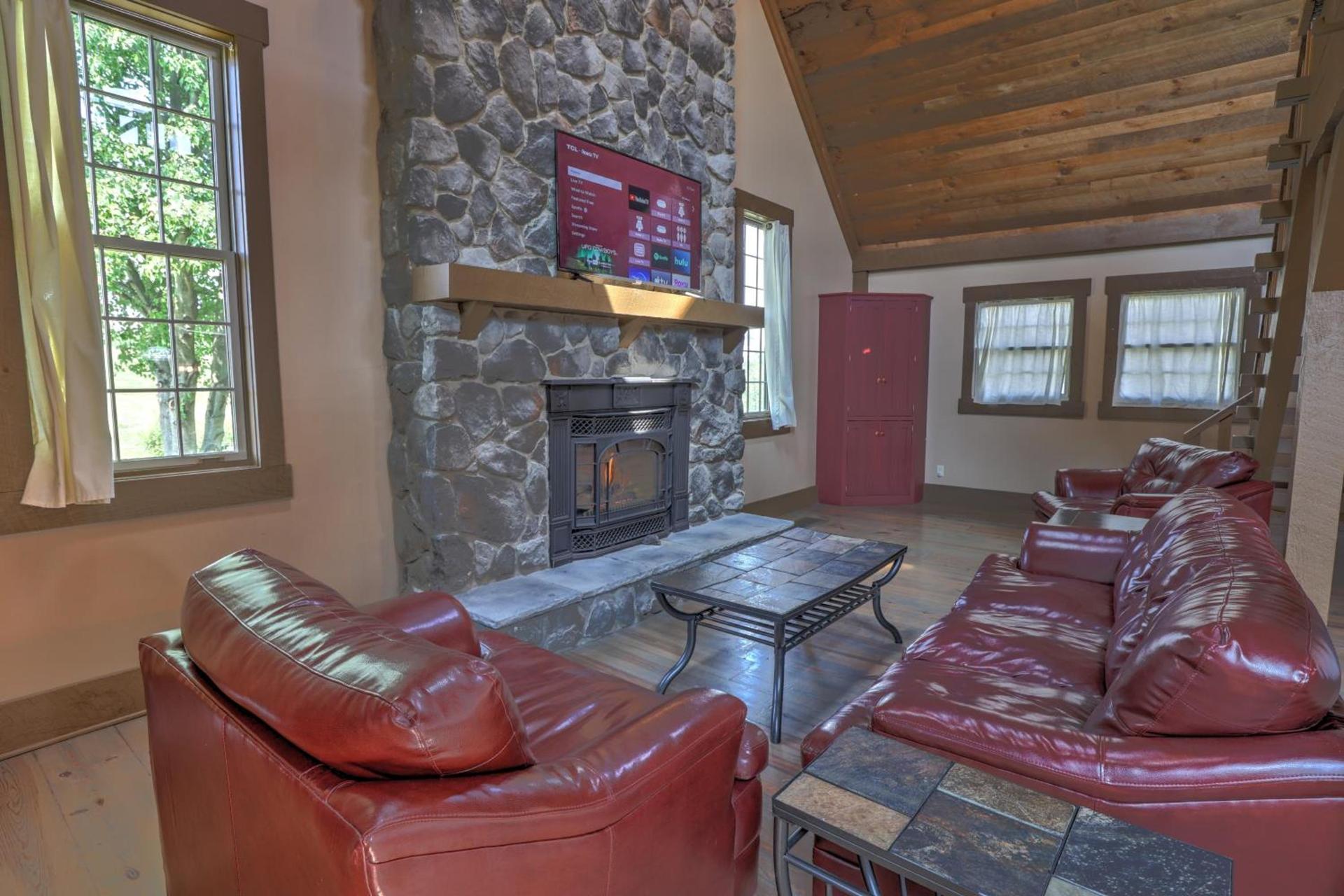 Premier Cottages by Amish Country Lodging photo 24