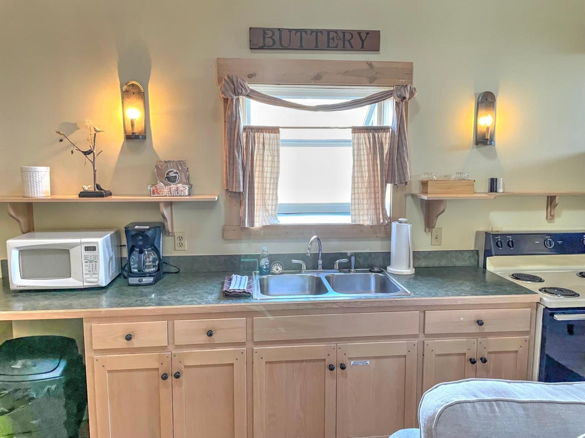 Premier Cottages by Amish Country Lodging photo 35