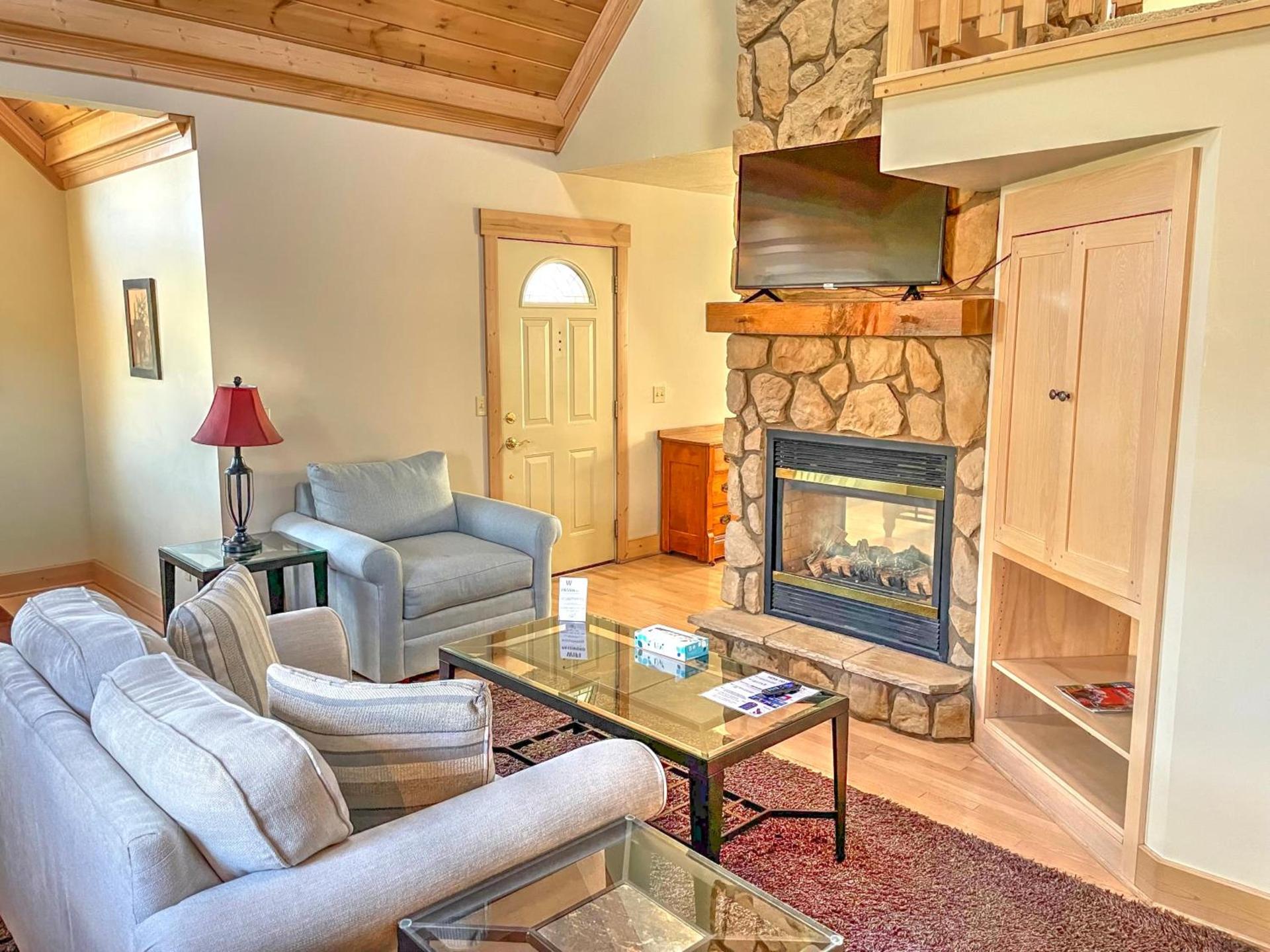Premier Cottages by Amish Country Lodging photo 31