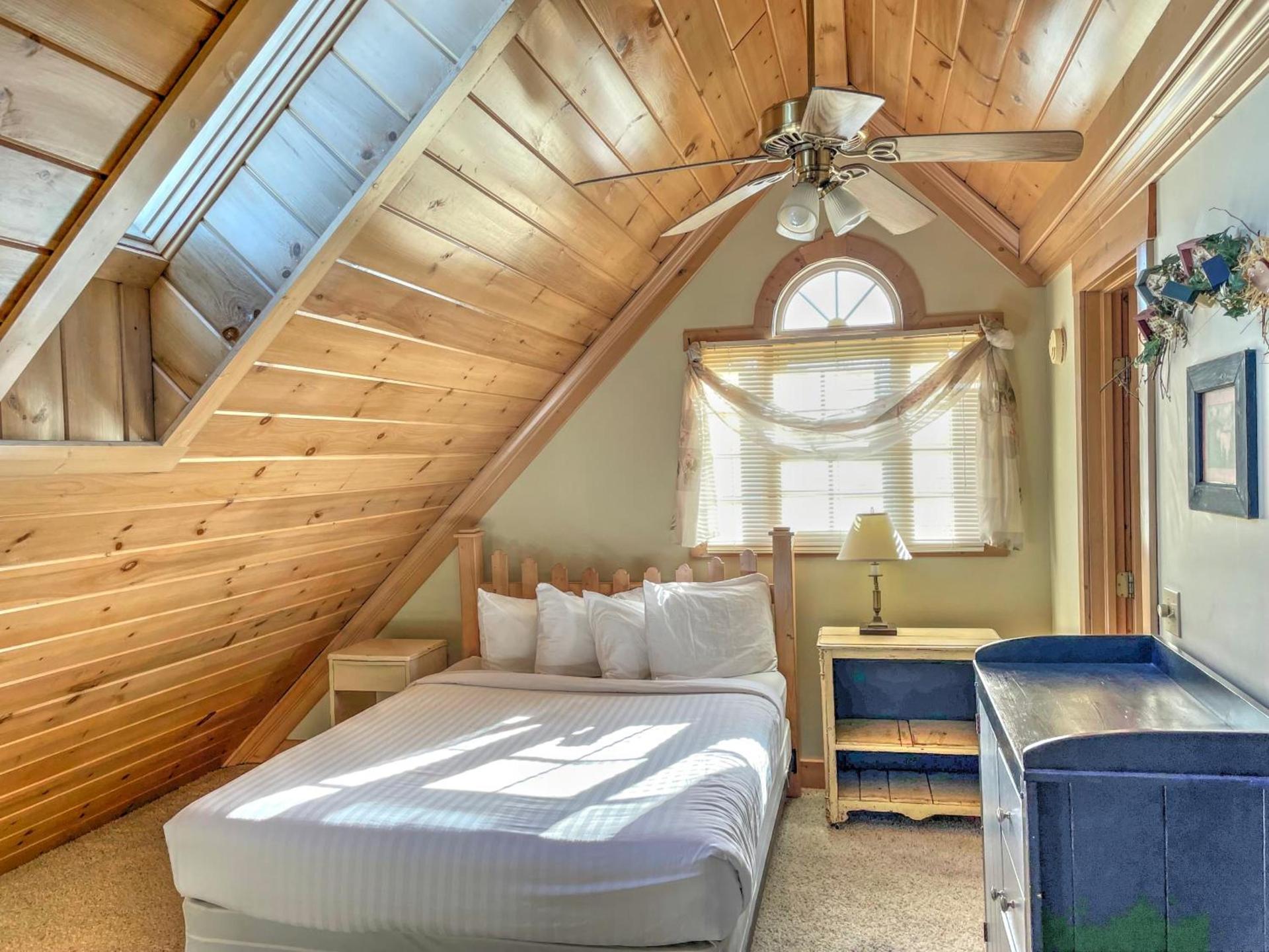 Premier Cottages by Amish Country Lodging photo 34