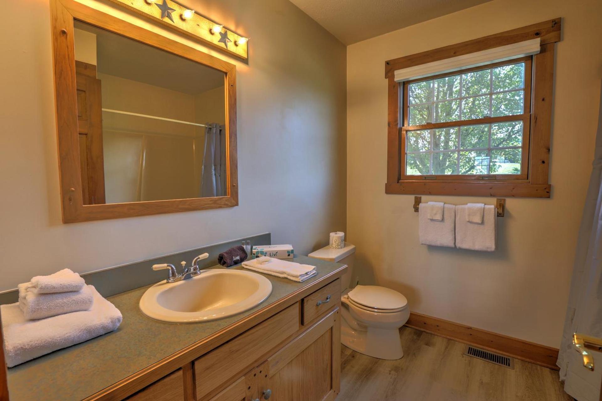 Premier Cottages by Amish Country Lodging photo 48
