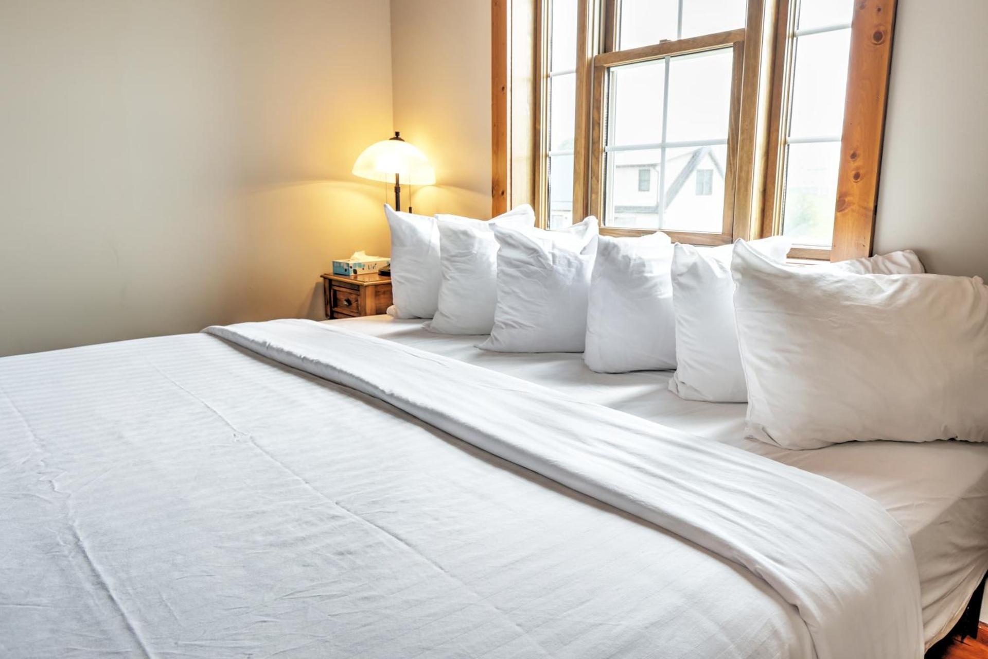 Premier Cottages by Amish Country Lodging photo 64