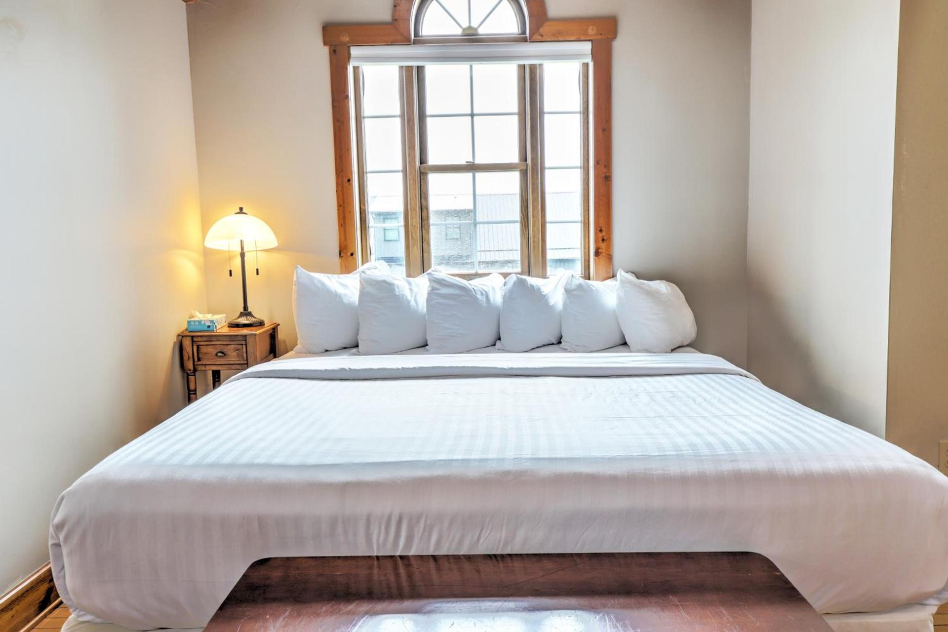 Premier Cottages by Amish Country Lodging photo 58