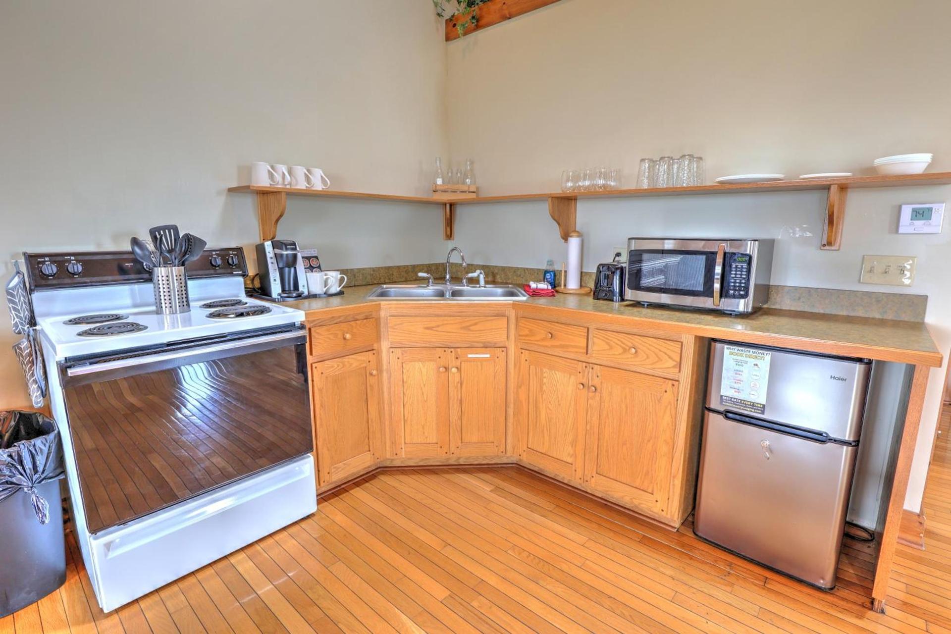 Premier Cottages by Amish Country Lodging photo 61