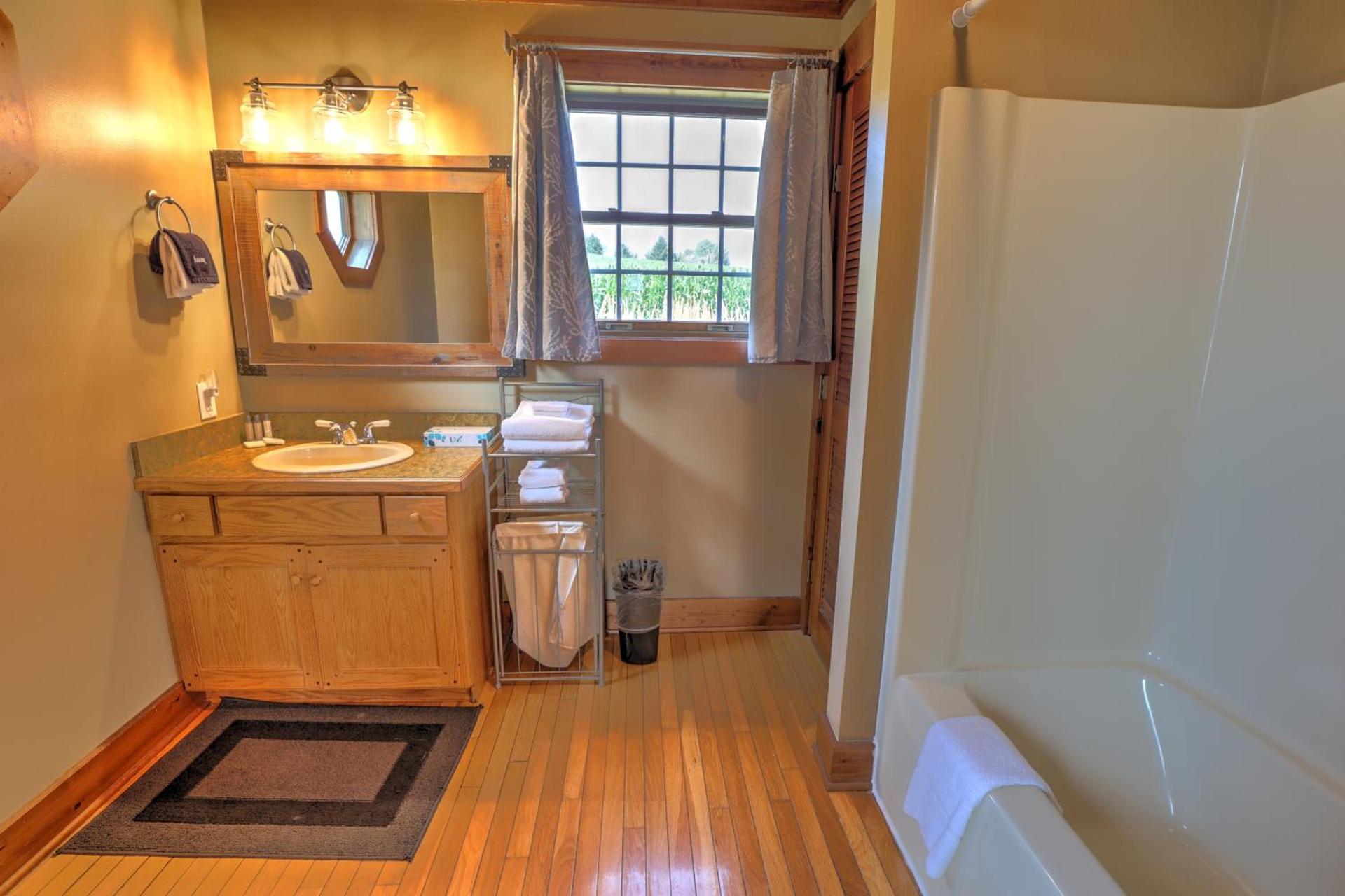 Premier Cottages by Amish Country Lodging photo 77
