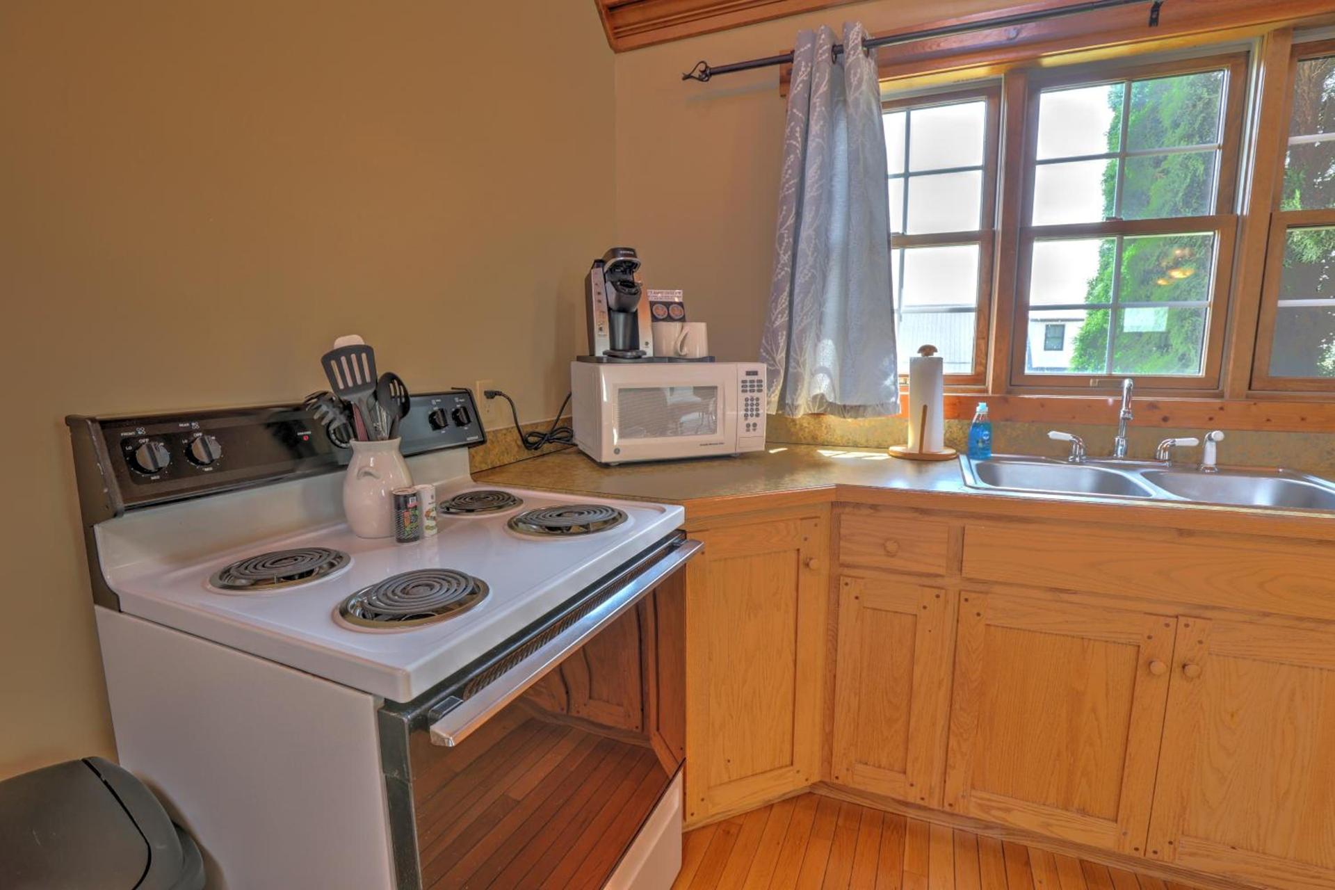 Premier Cottages by Amish Country Lodging photo 78