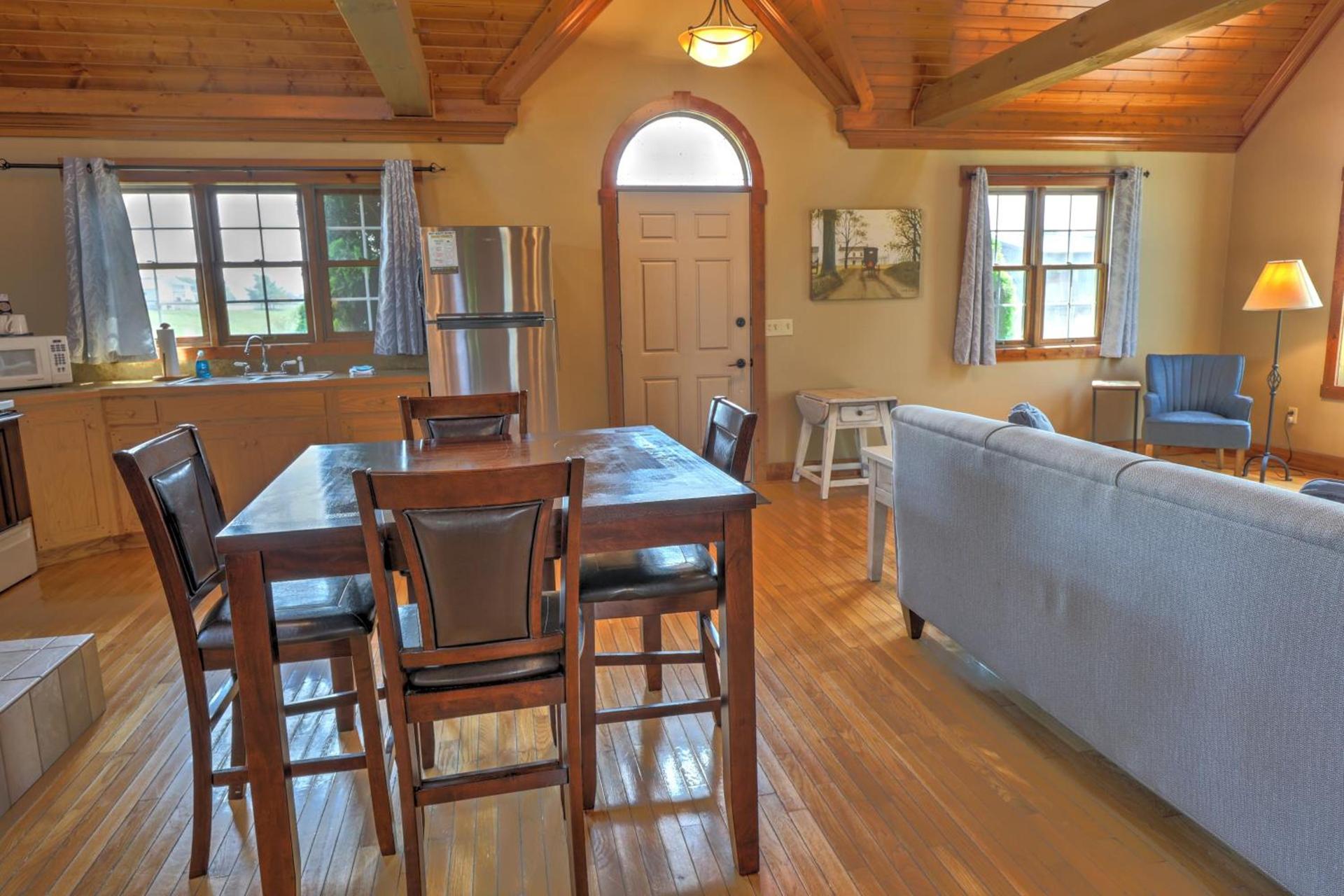 Premier Cottages by Amish Country Lodging photo 92