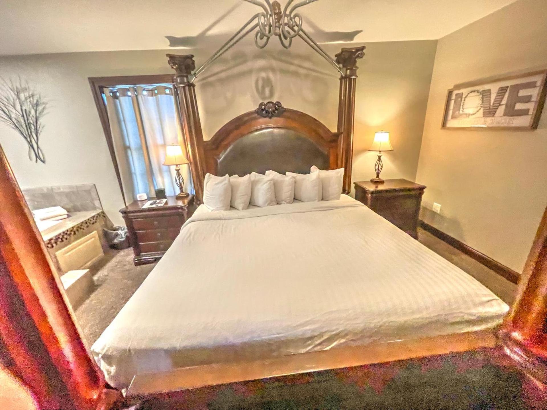 Premier Cottages by Amish Country Lodging photo 95