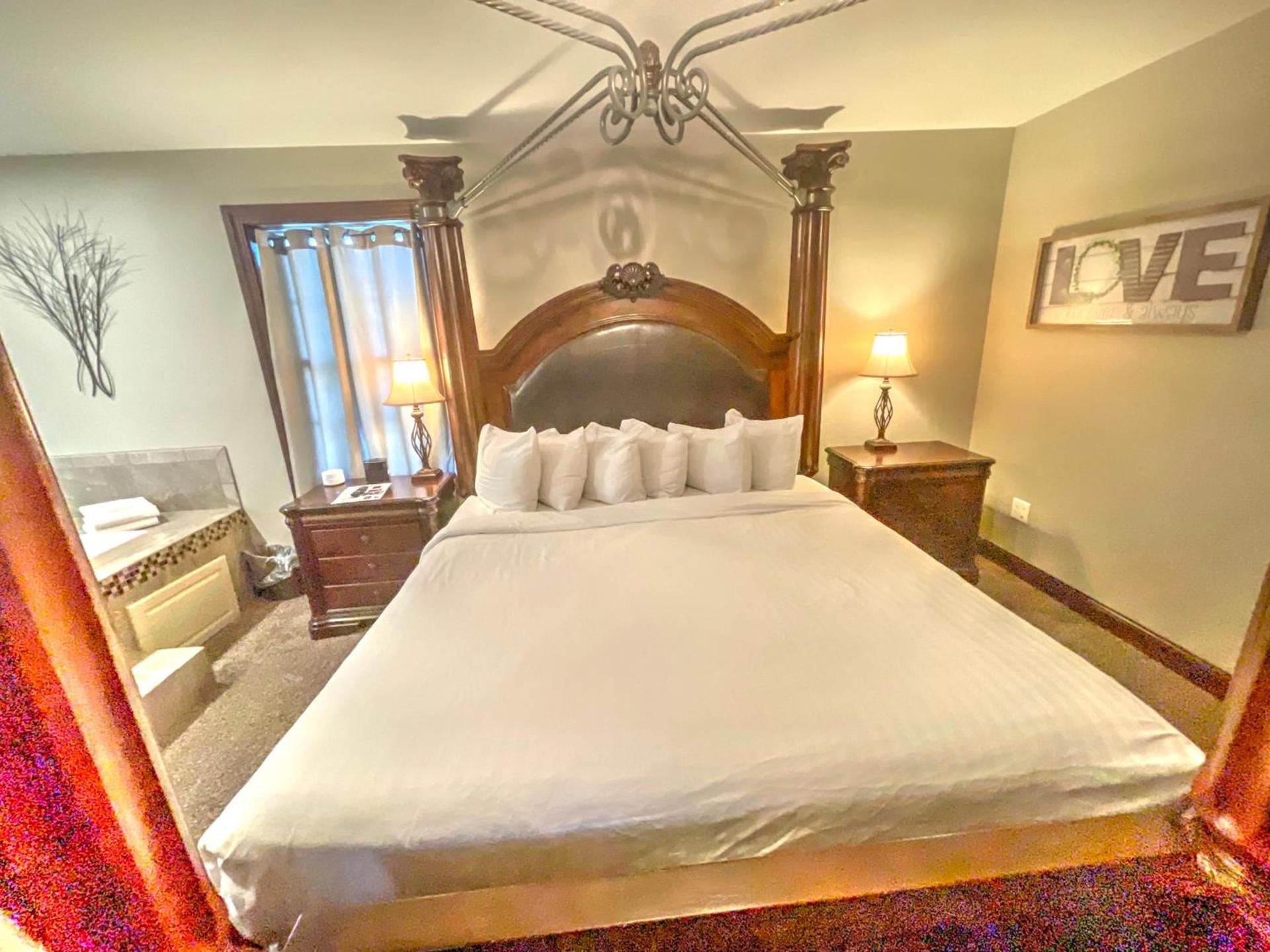 Premier Cottages by Amish Country Lodging photo 98
