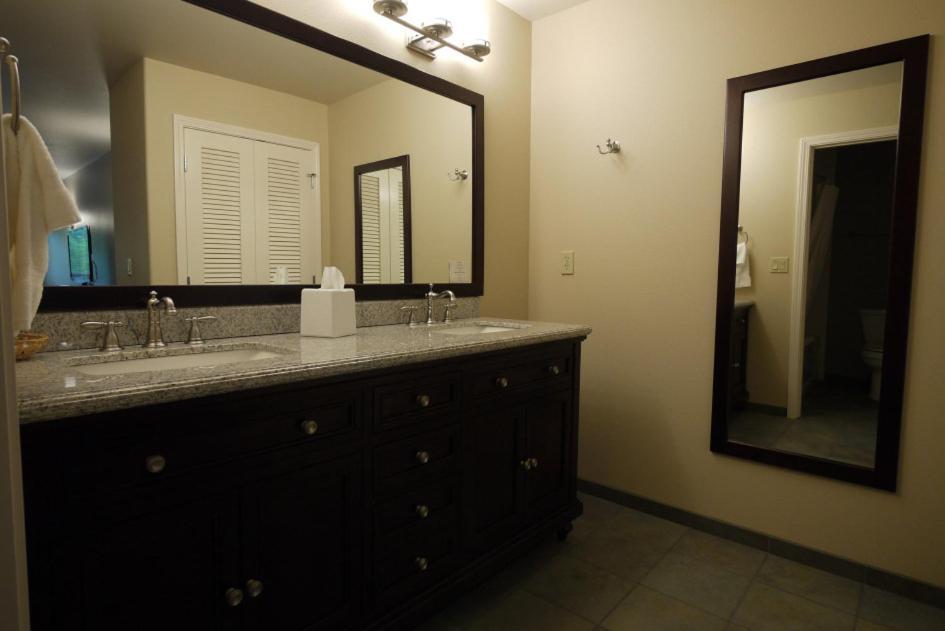 Redwood Hyperion Suites photo 2