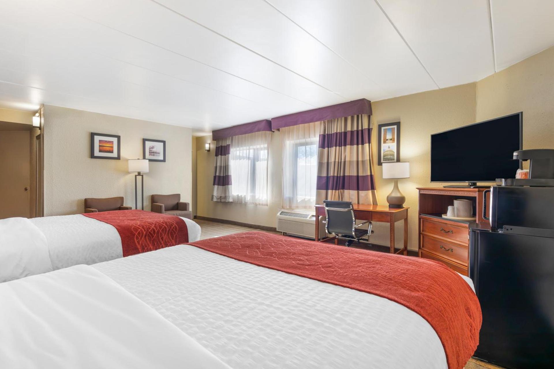 Comfort Inn University Center photo 31