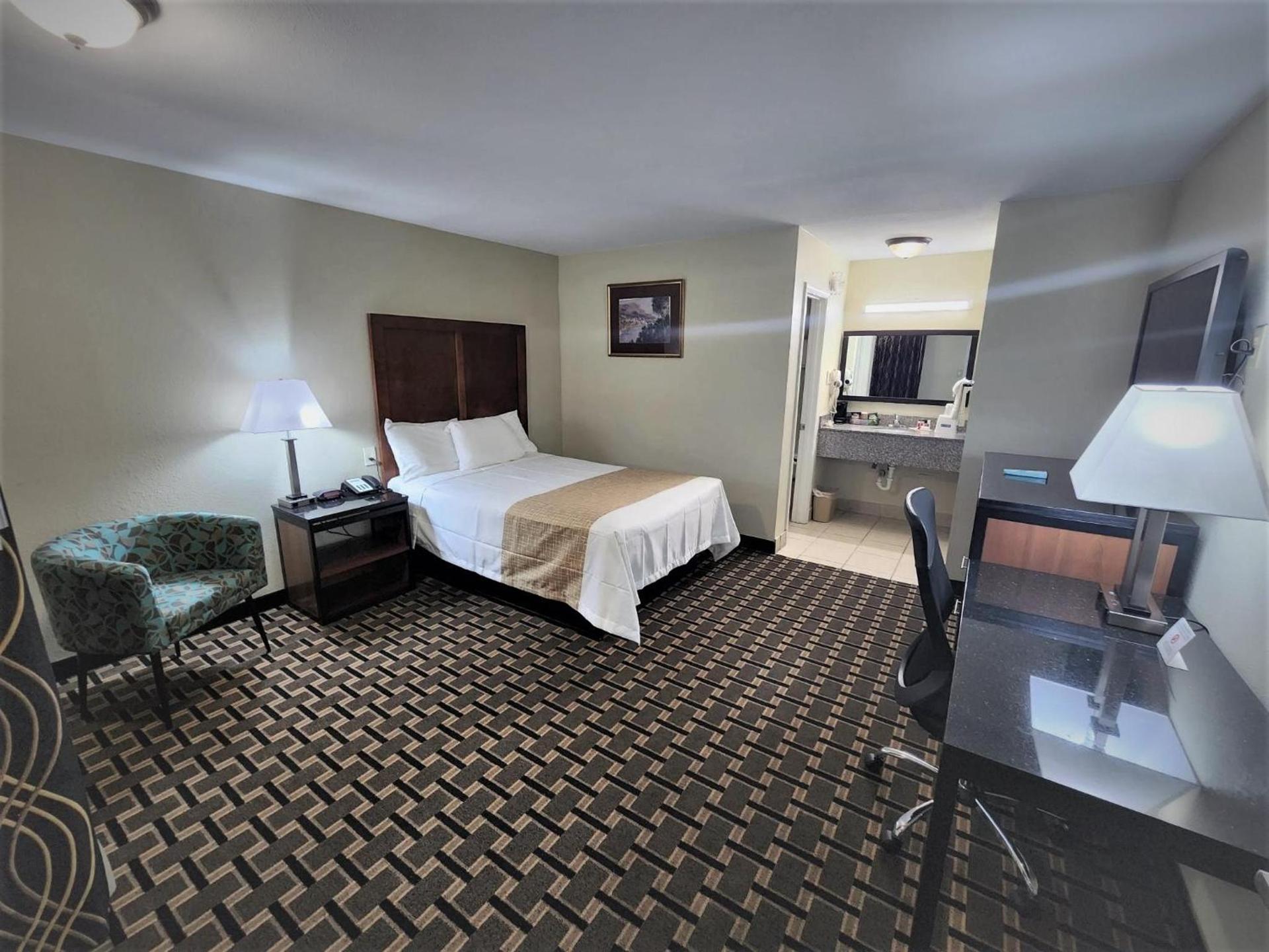 Travelodge by Wyndham Jackson I-40 Exit 82 photo 25