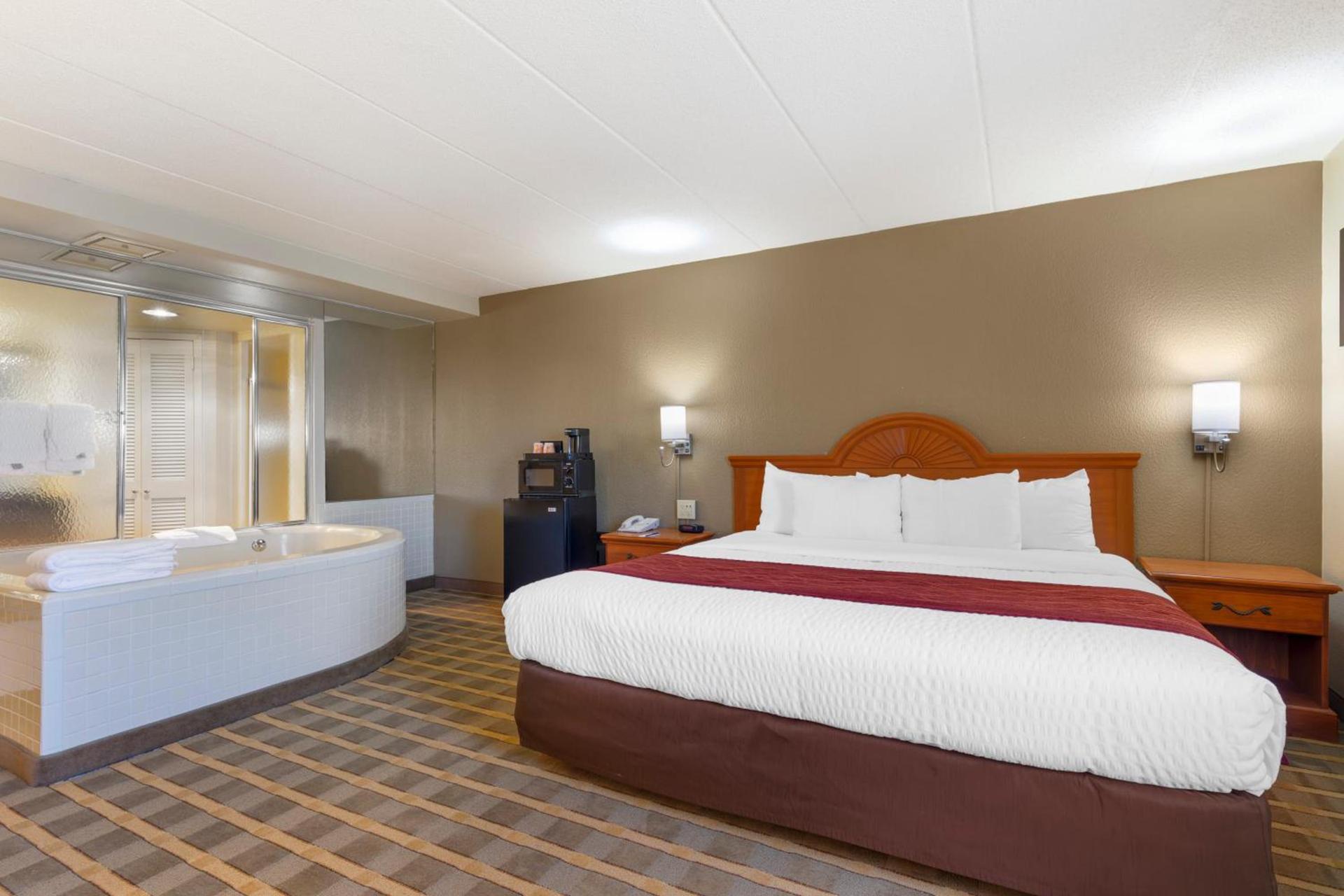 Comfort Inn University Center photo 34