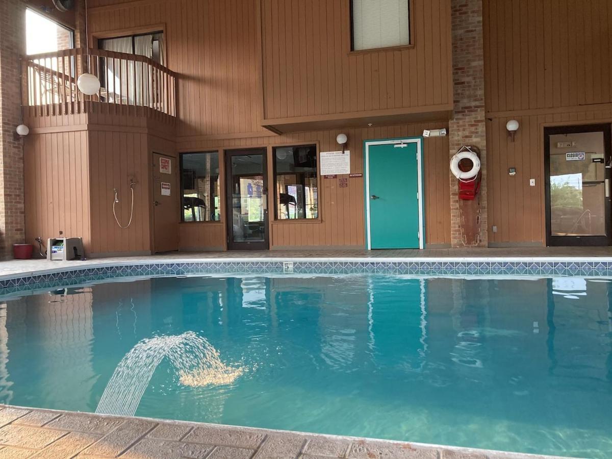 Royal Inn Suites photo 3