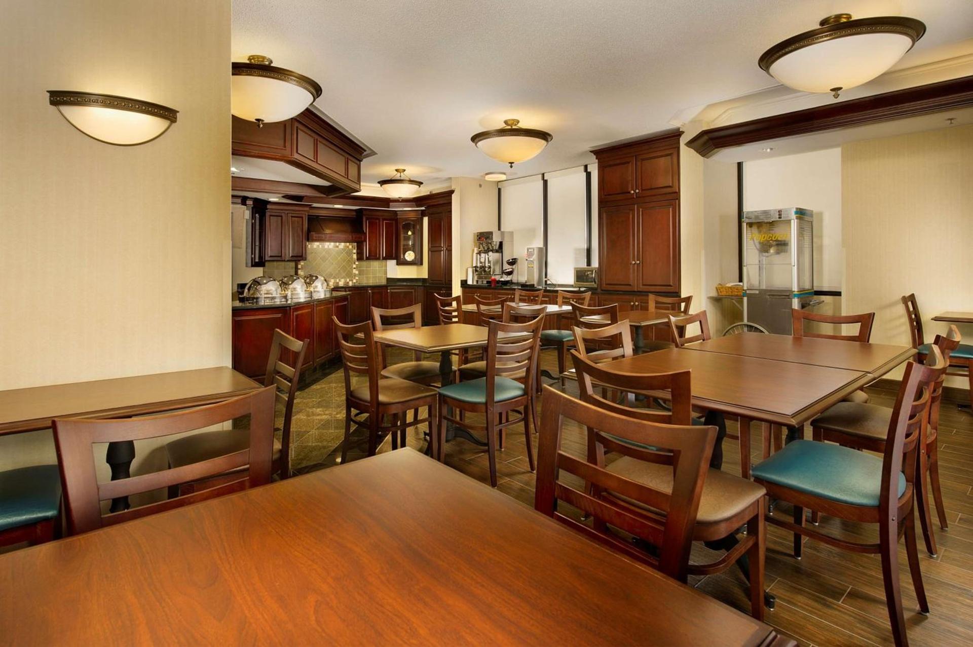 Prado Hotel by Choice Hotels photo 6