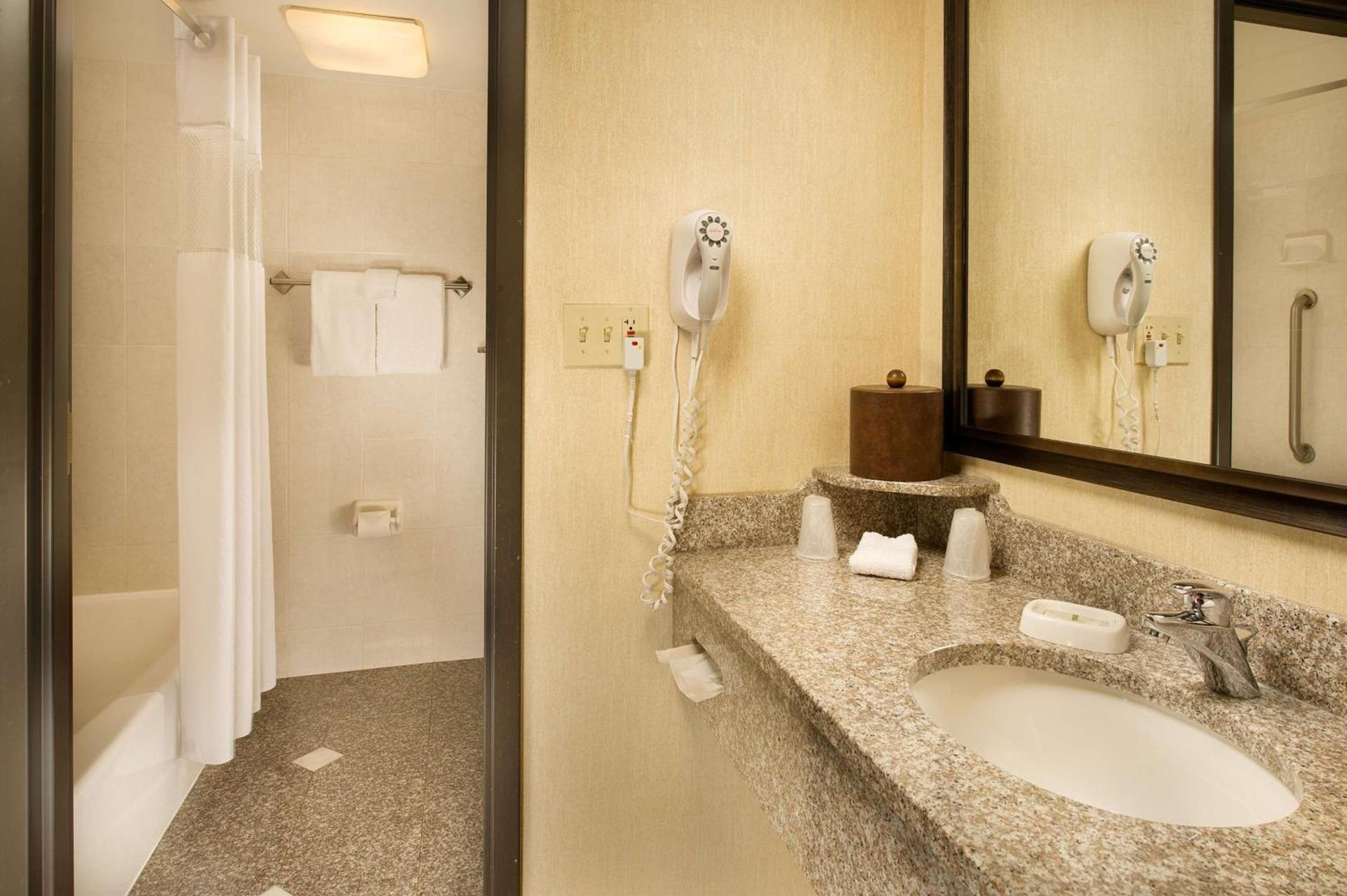 Prado Hotel by Choice Hotels photo 12