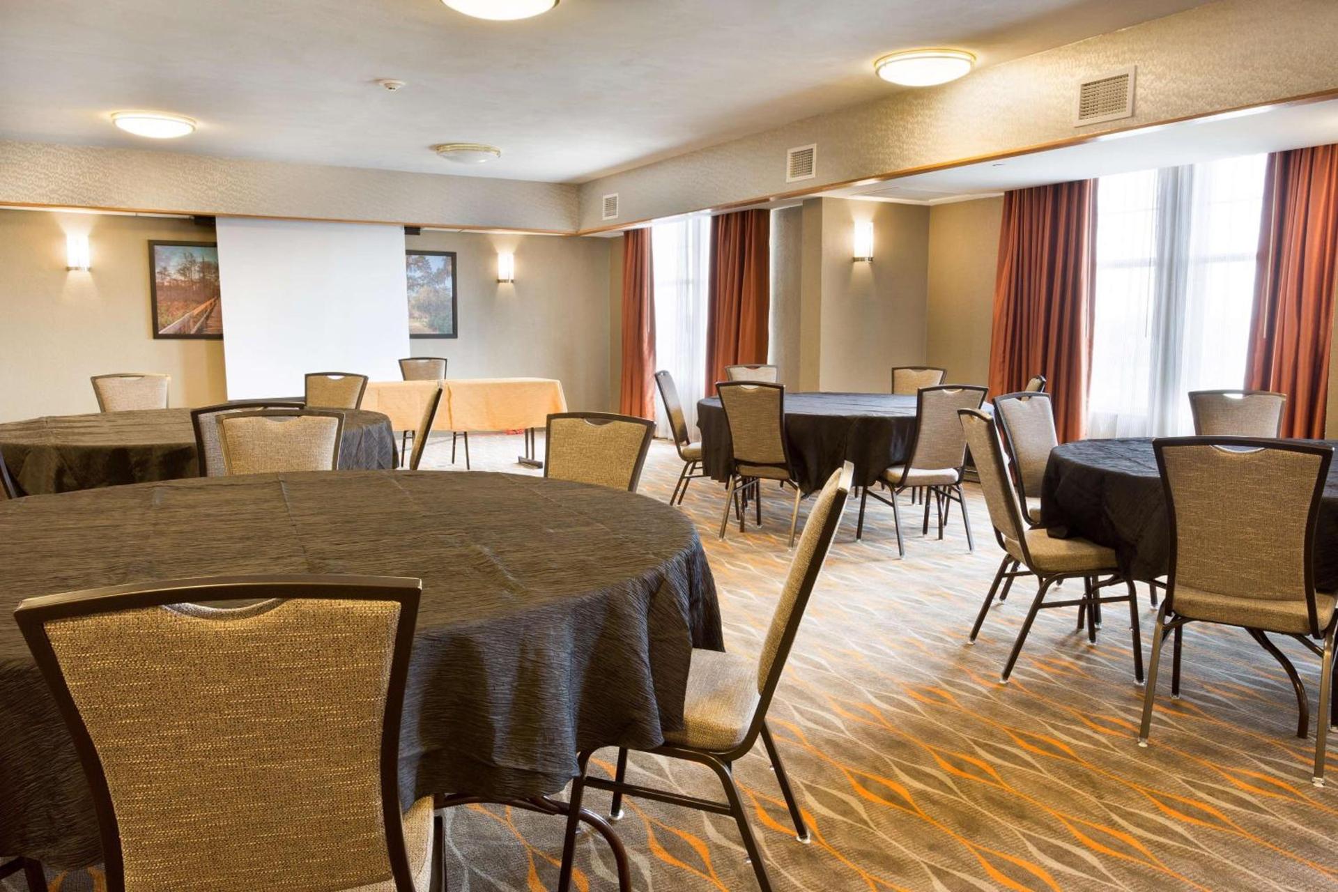 Drury Inn & Suites Lafayette LA photo 18