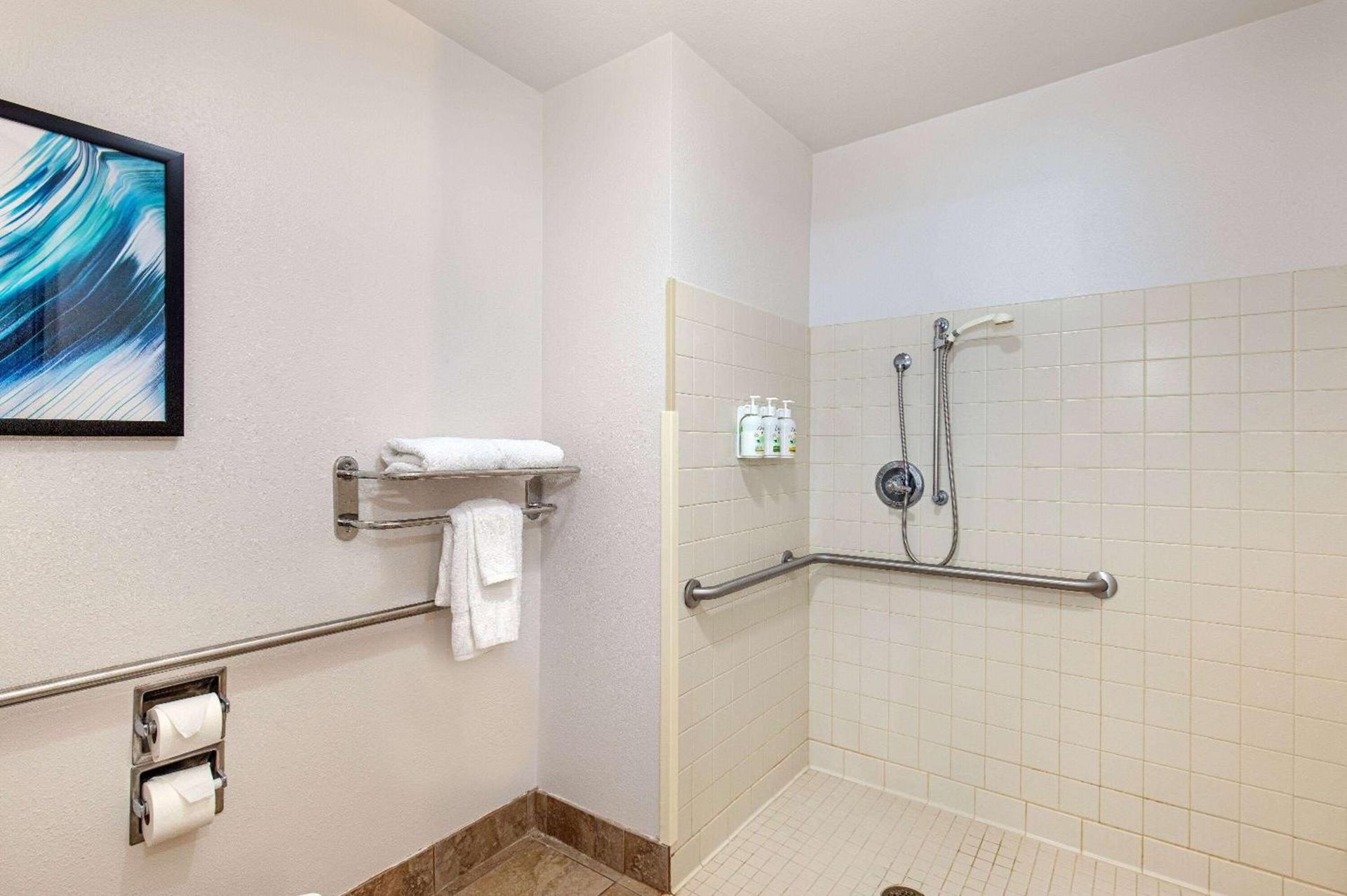 Wingate by Wyndham Hattiesburg photo 64
