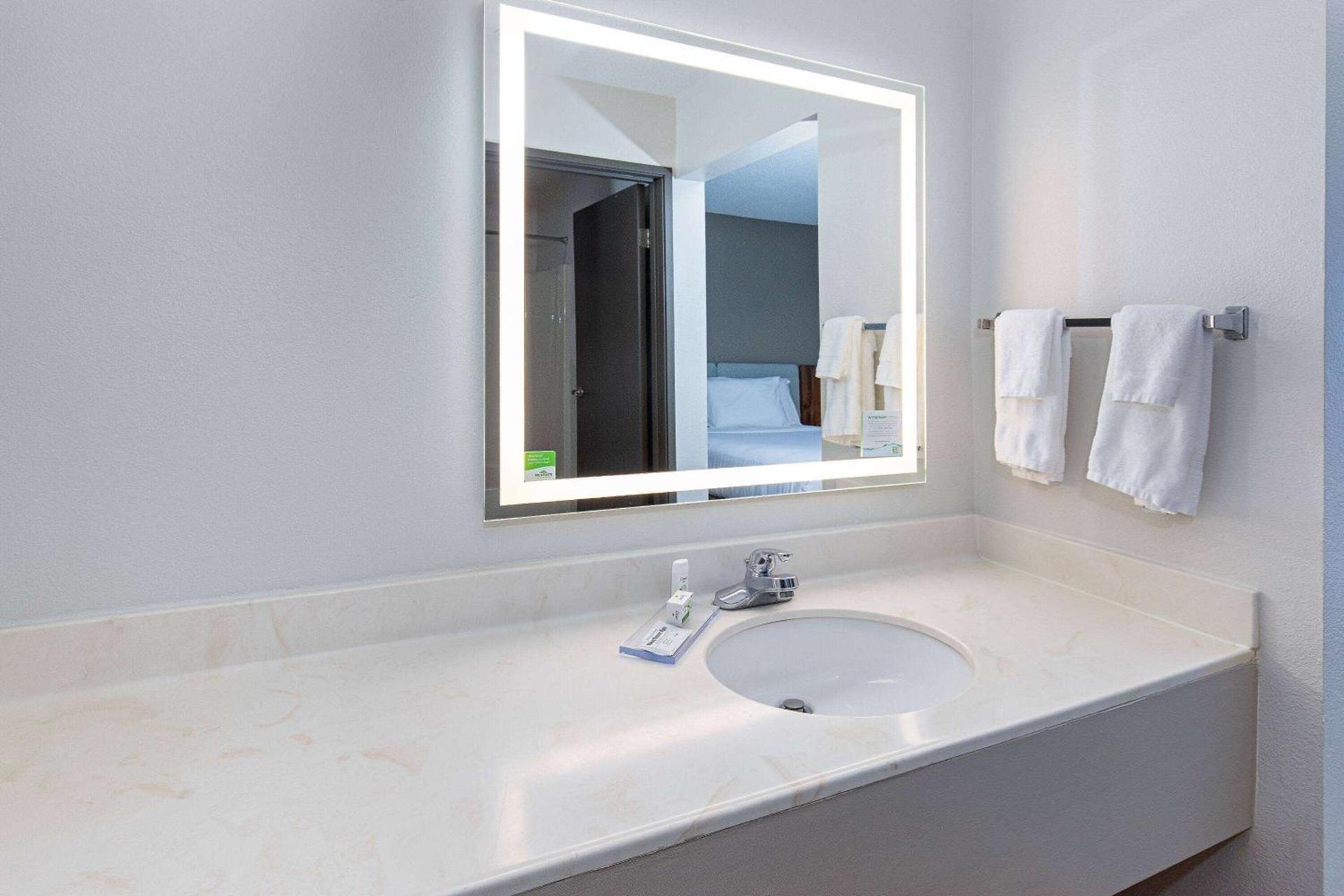 Wingate by Wyndham Hattiesburg photo 65