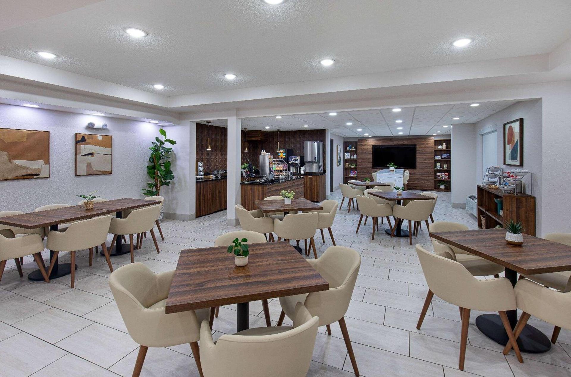 Wingate by Wyndham Hattiesburg photo 80