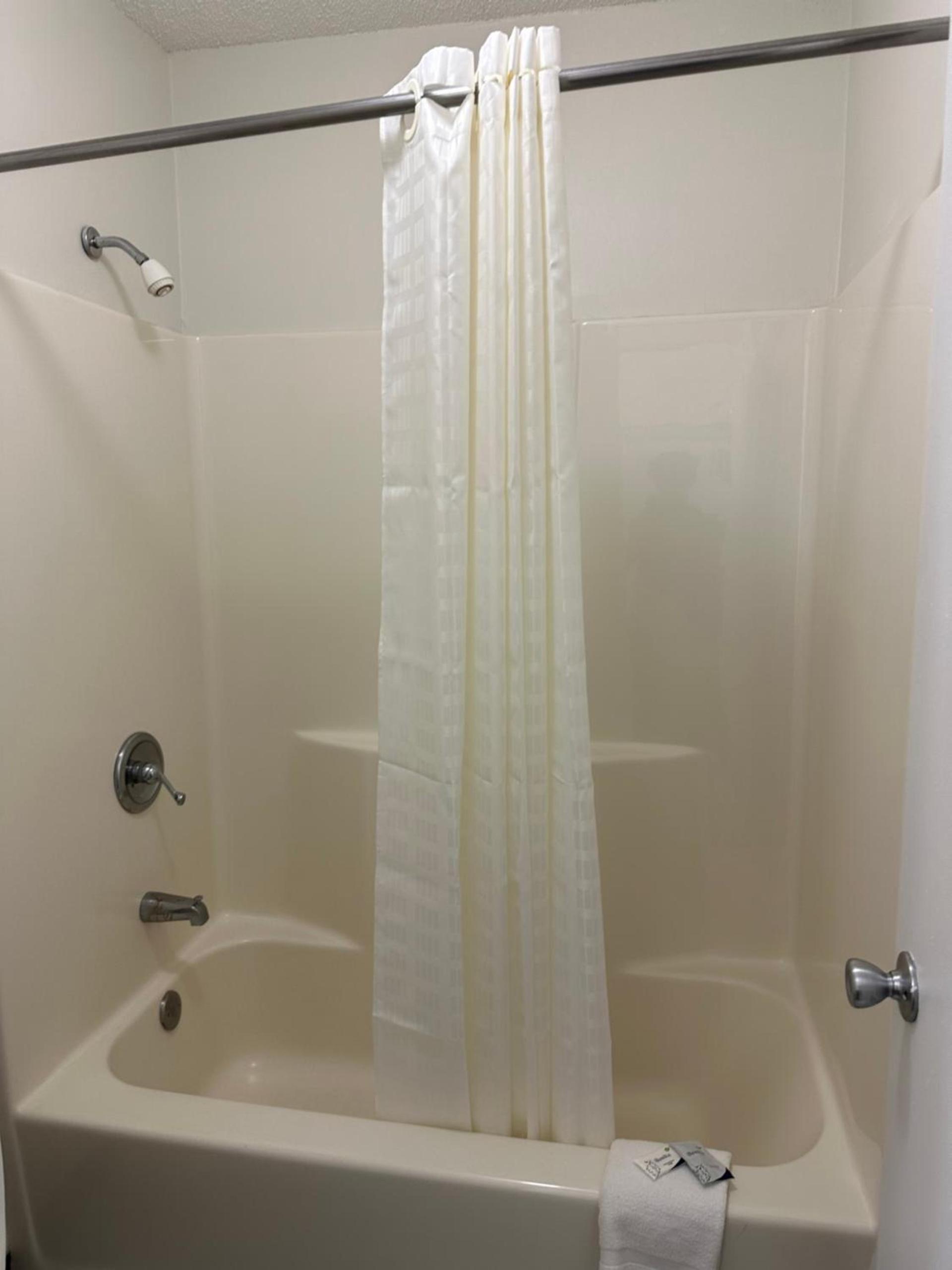 Garden Inn & Suites photo 17