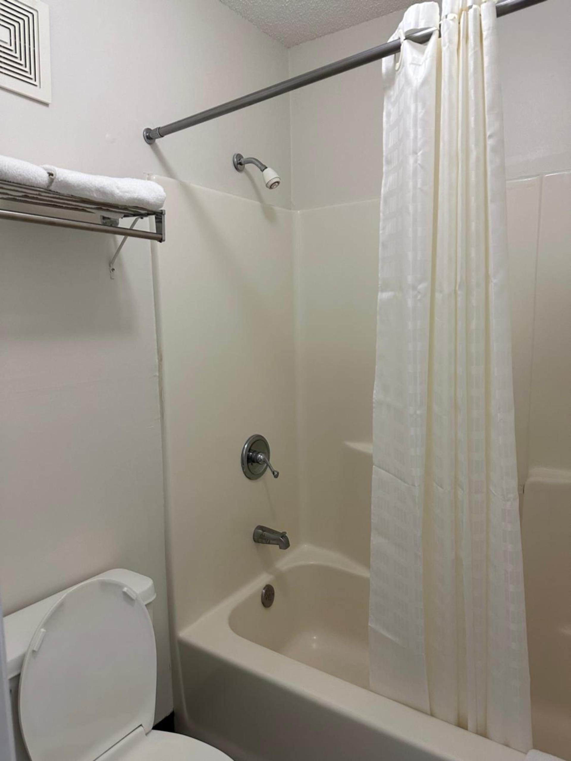 Garden Inn & Suites photo 18