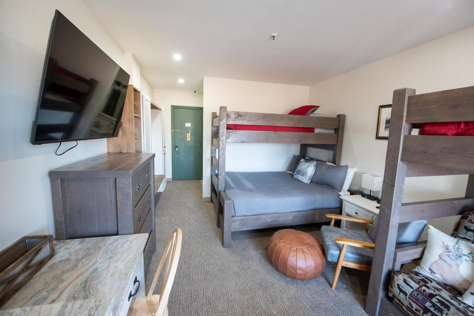 Sugarloaf Inn photo 92