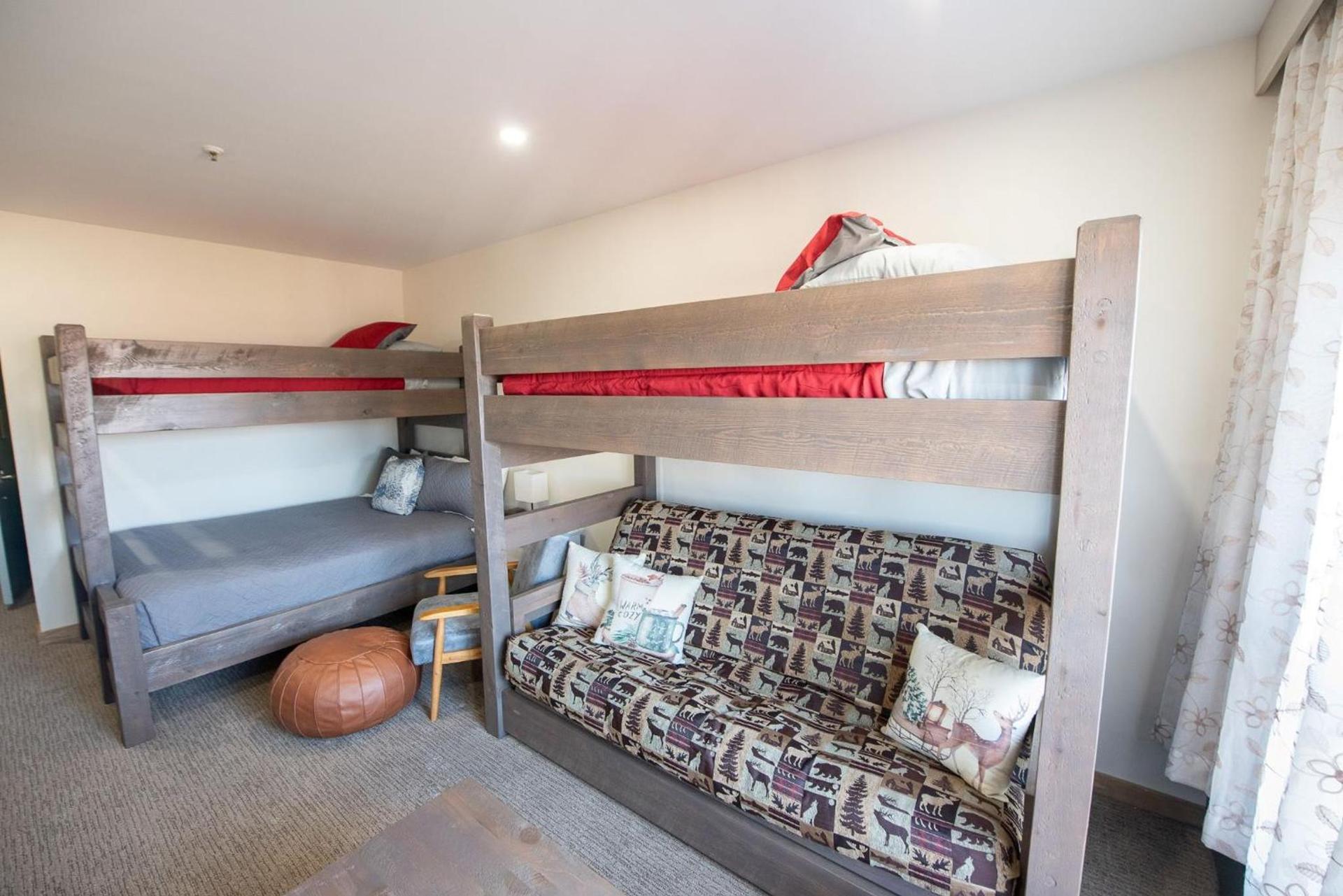 Sugarloaf Inn photo 91