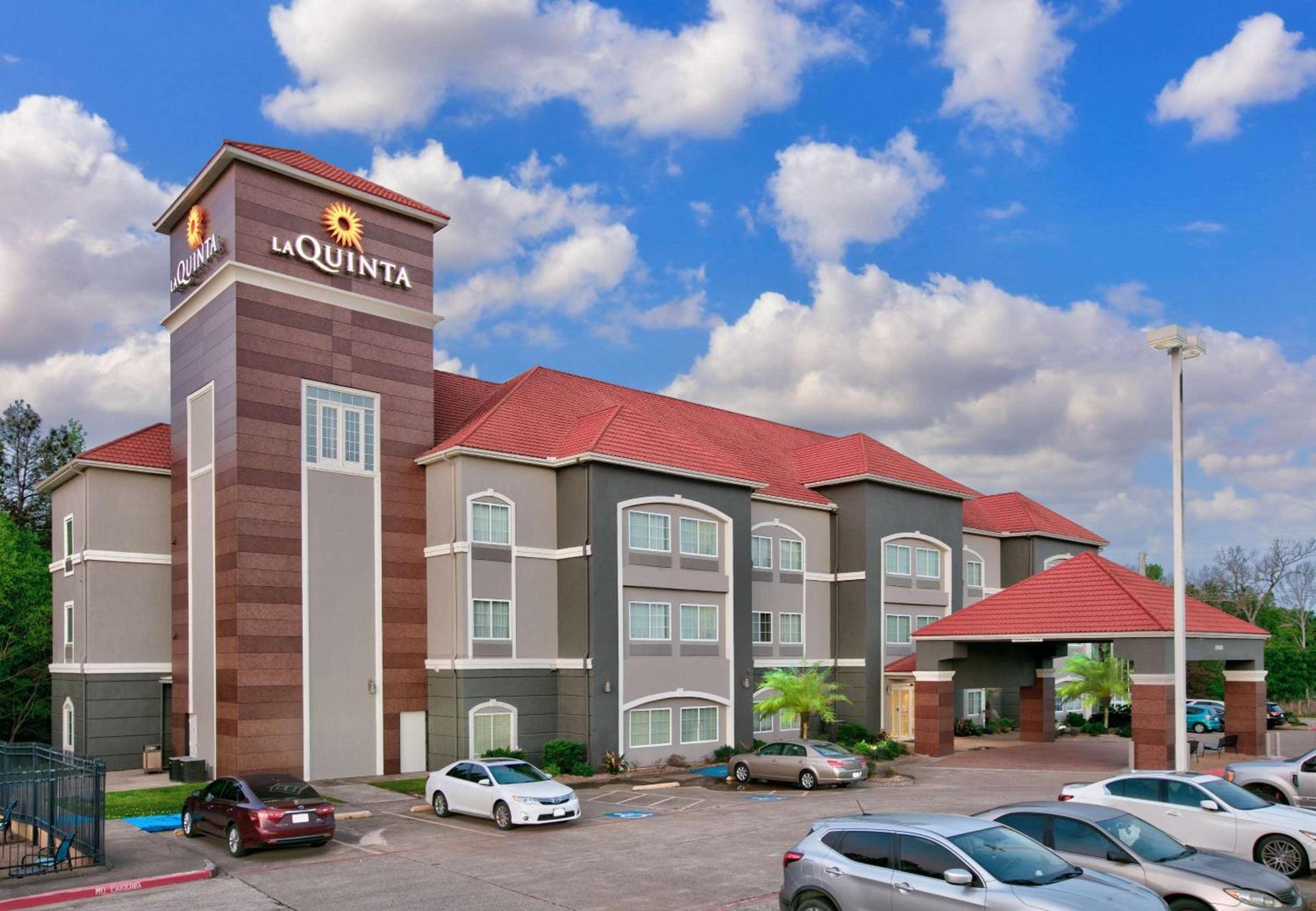 La Quinta by Wyndham Palestine — hotel in Palestine