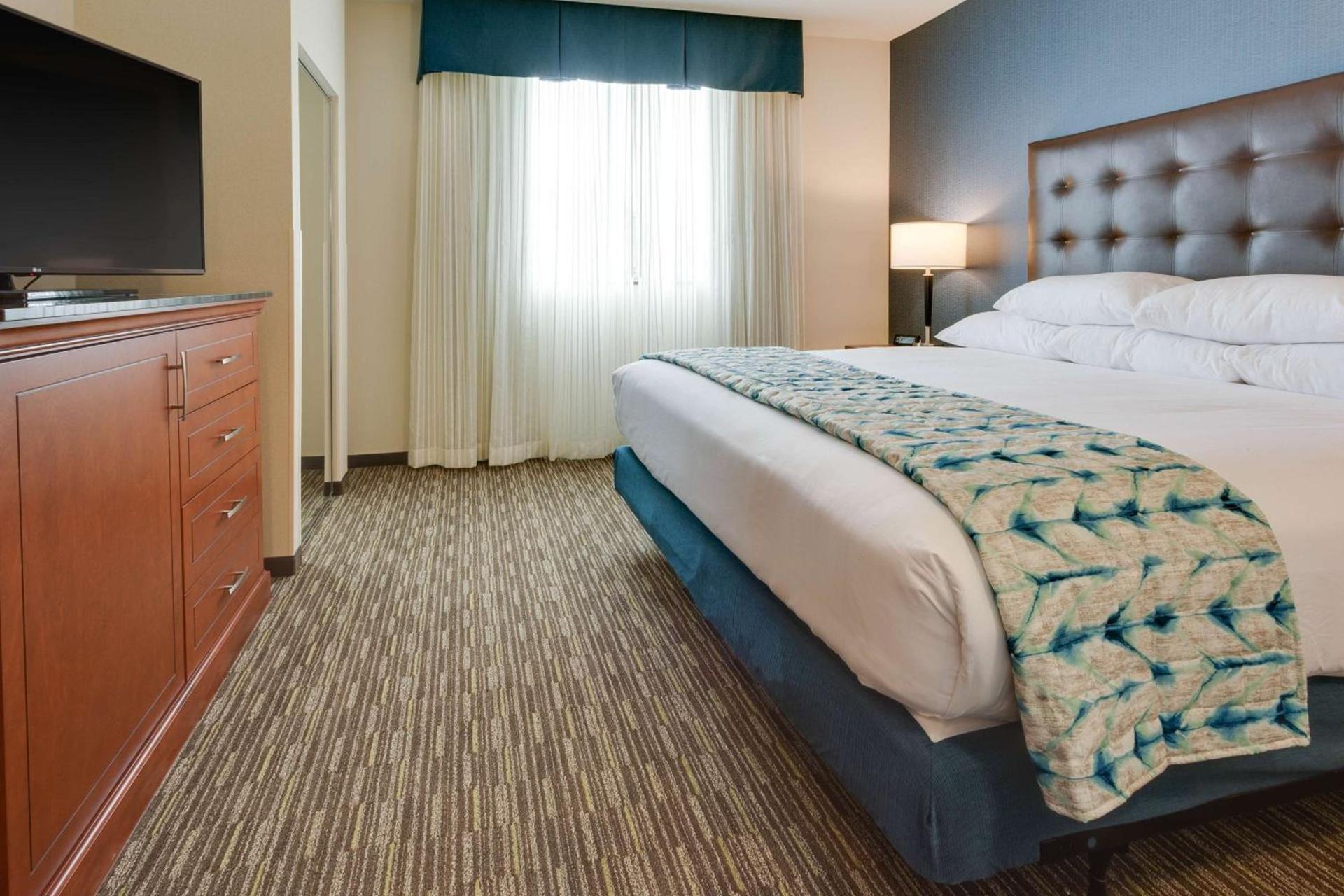 Drury Plaza Hotel Columbia East photo 10
