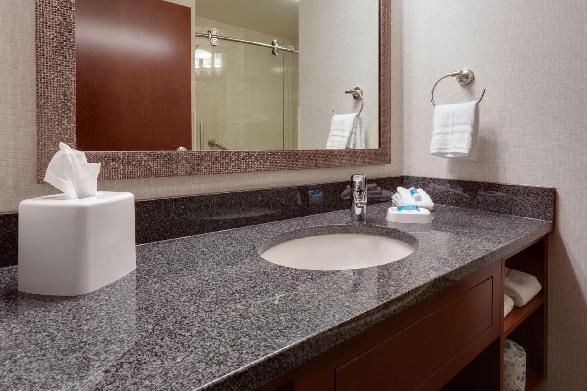 Drury Plaza Hotel Columbia East photo 22