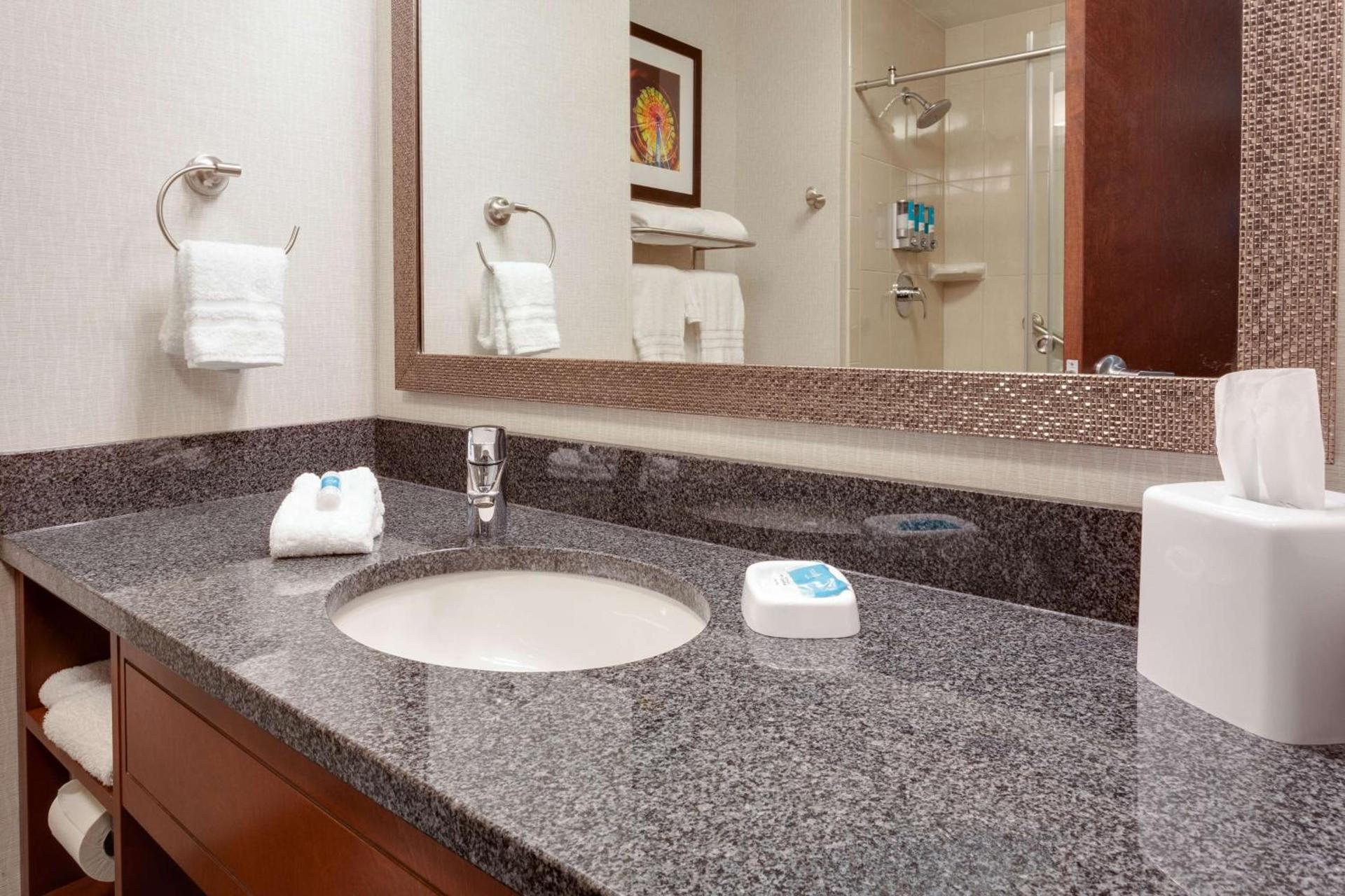 Drury Plaza Hotel Columbia East photo 23