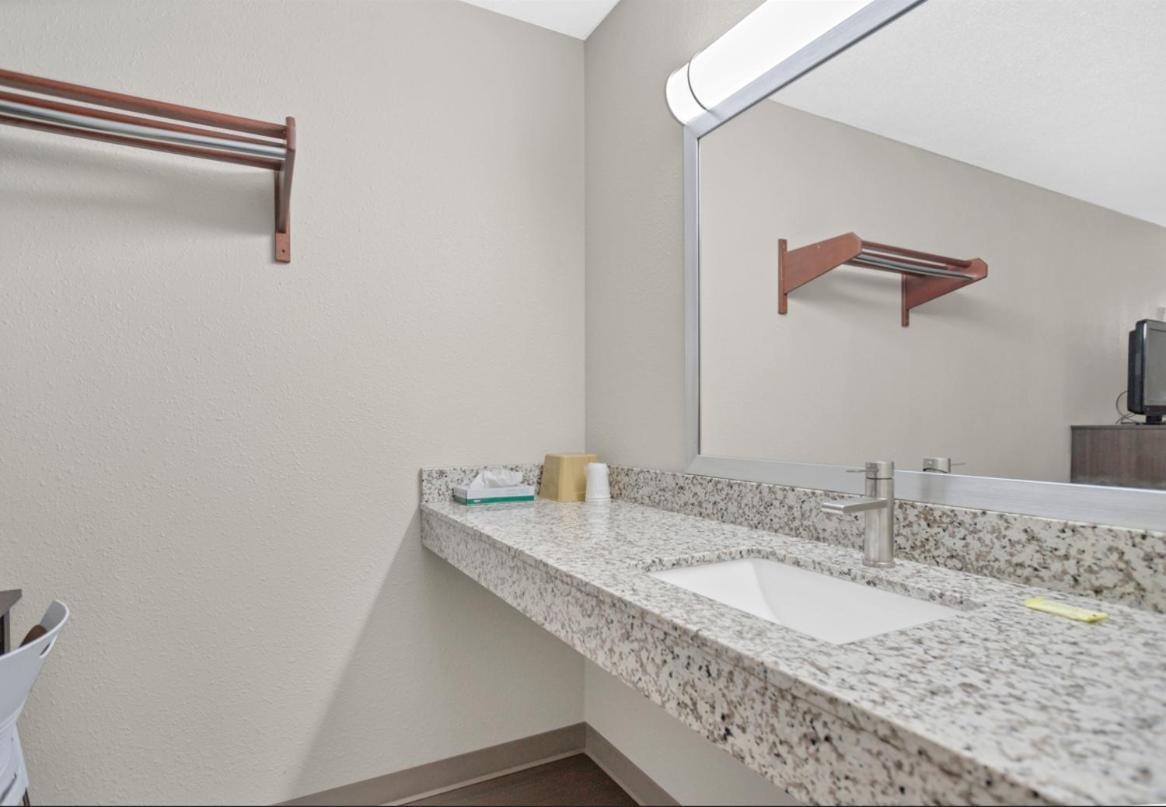 Bridgeview Inn Chicago Area photo 5