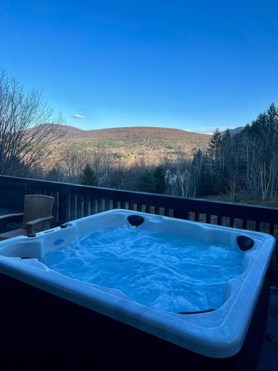 The Haüs Windham - Spacious Suites, Hot Tub, Mountain Views! photo 18