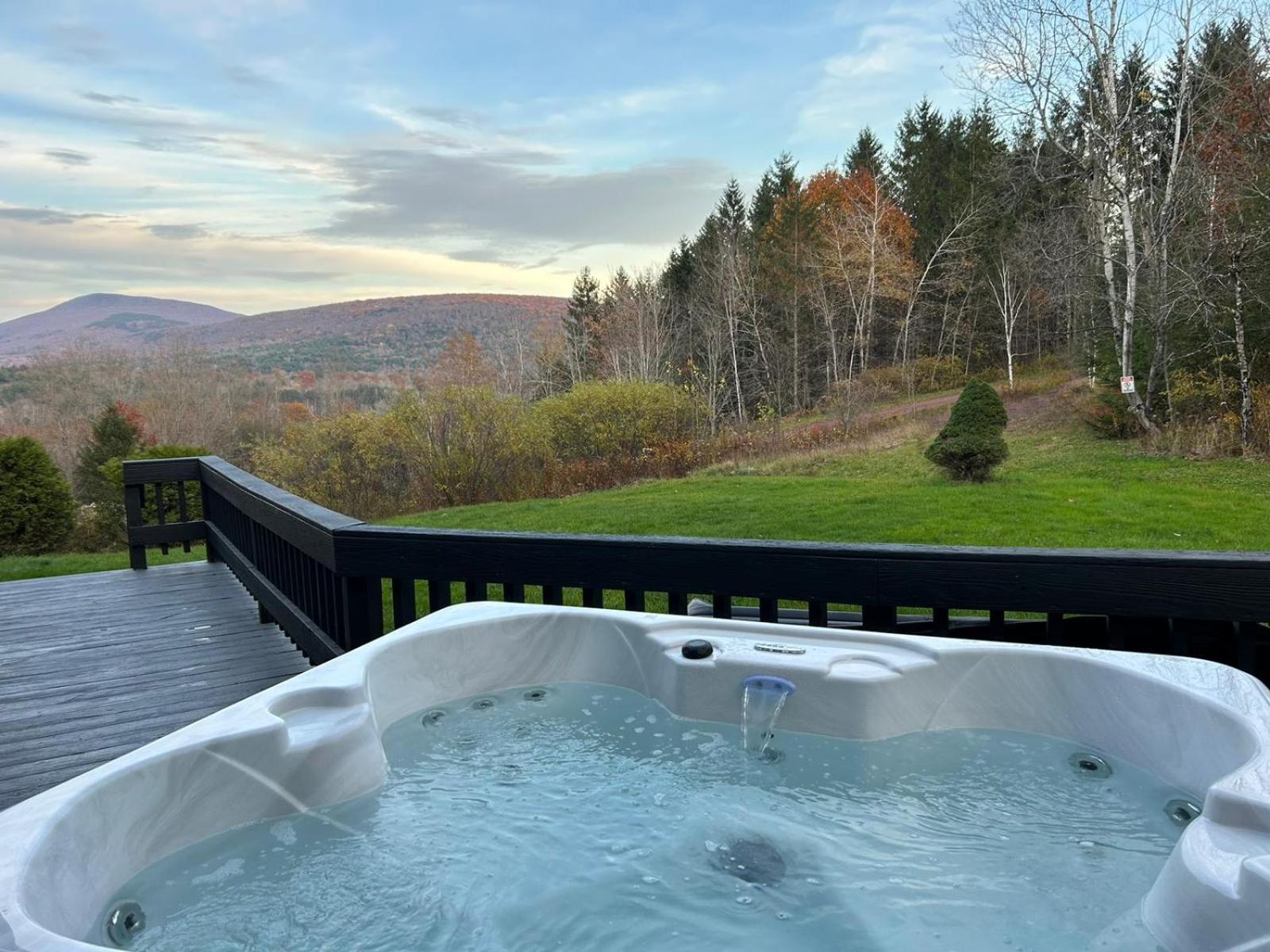 The Haüs Windham - Spacious Suites, Hot Tub, Mountain Views! photo 19