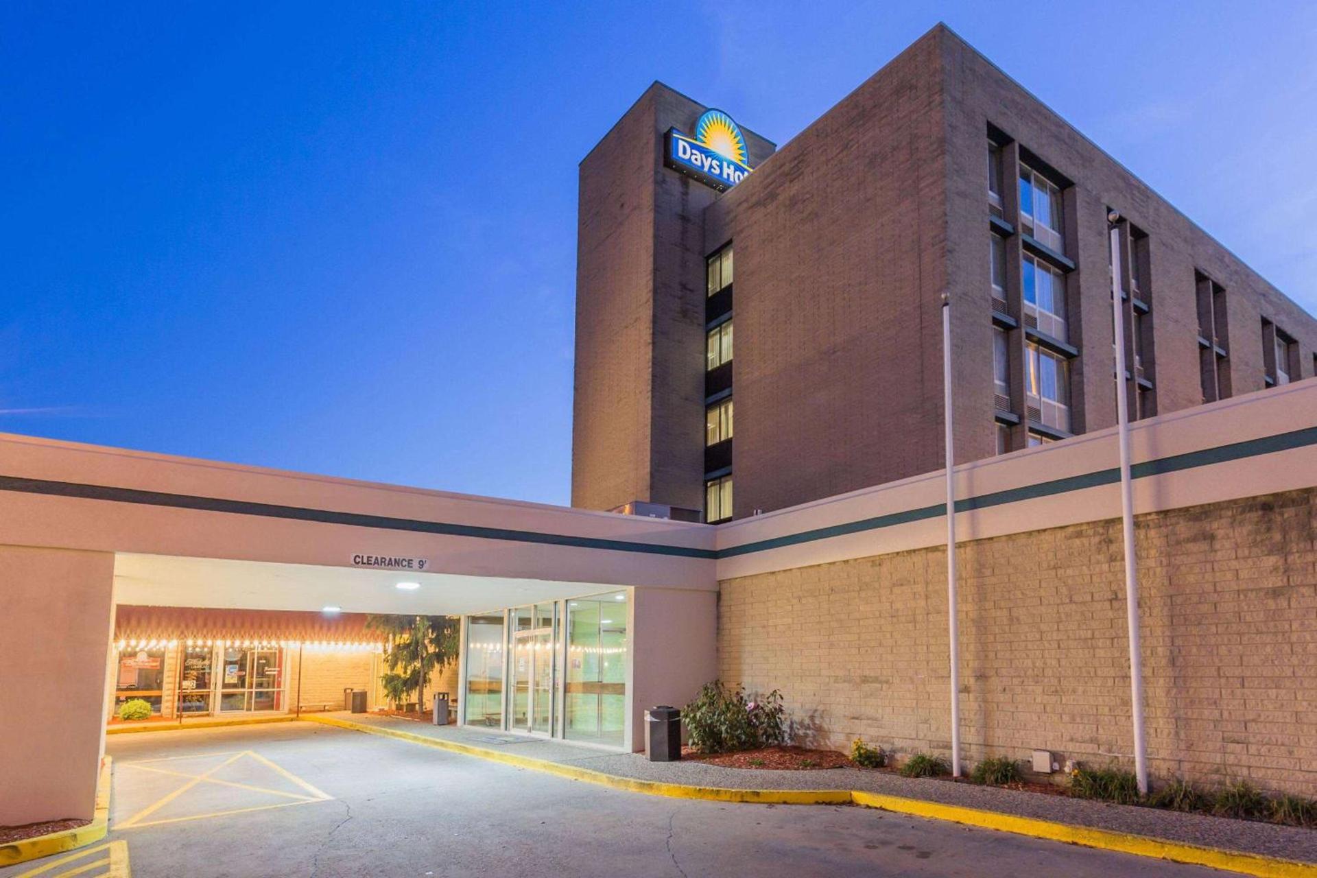 Days Hotel by Wyndham Danville Conference Center — hotel in Danville
