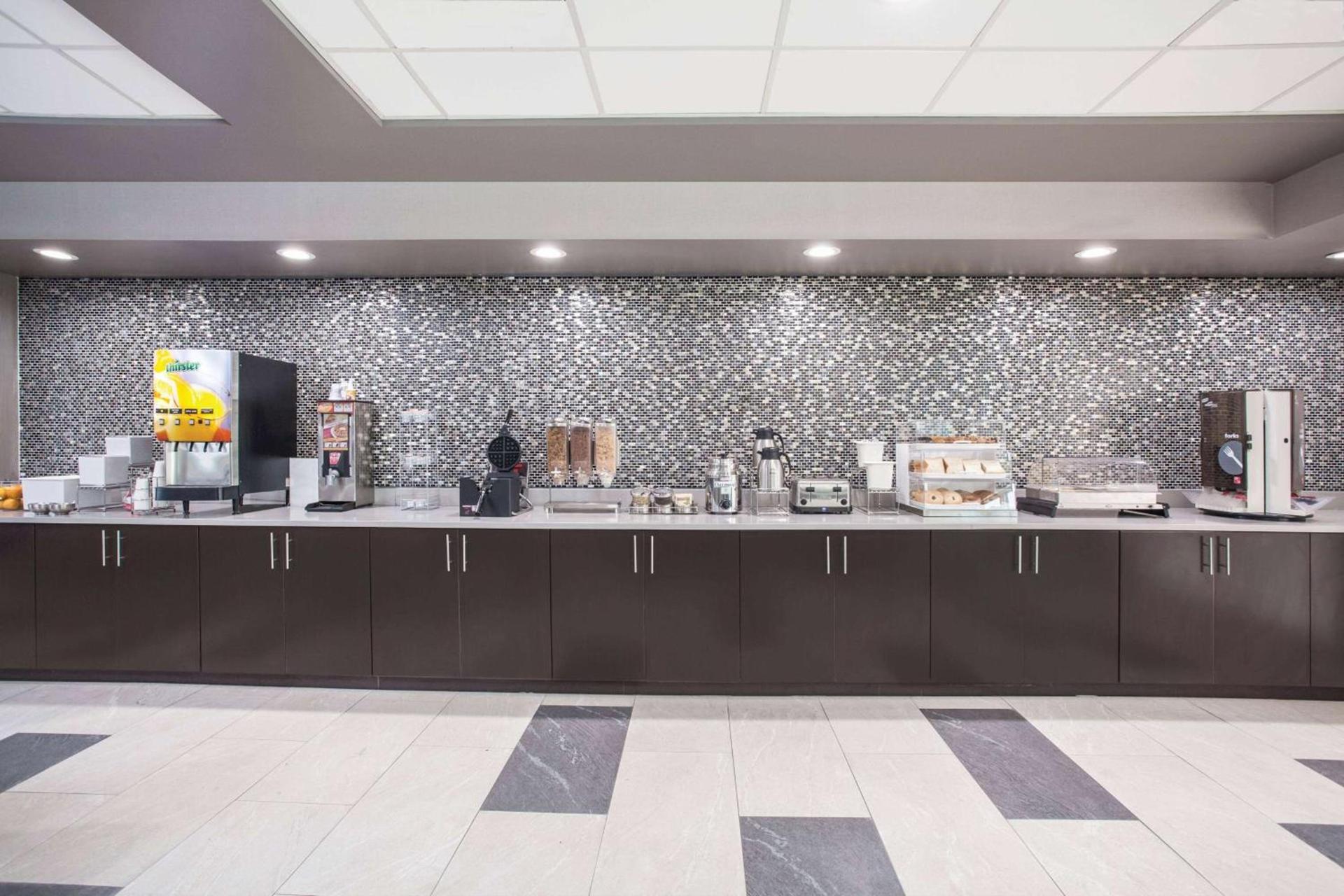 Comfort Inn & Suites Clearwater South - Pinellas Park photo 30